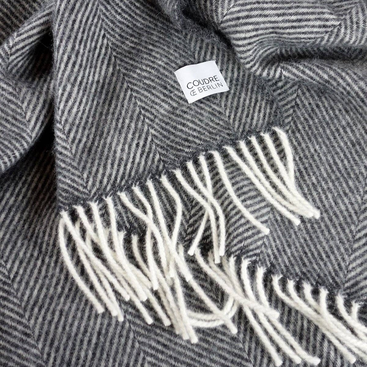  Kuscheldecke - Fischgrat - Anthrazit - 100% Schurwolle-Decke-Black-Deal-Outlet-by-ARCHIVIST