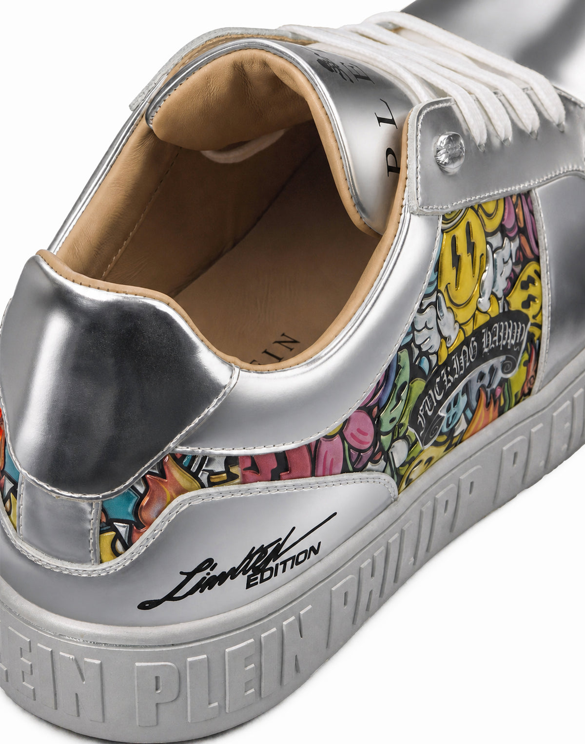 Lo-Top Sneakers Smile All Over