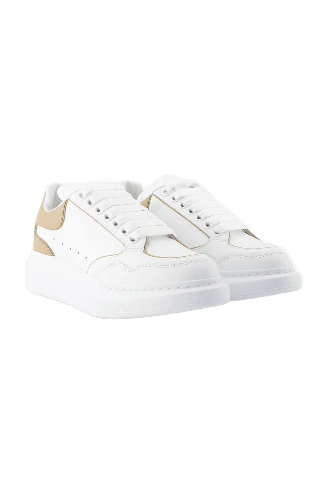Oversized Sneakers - Alexander McQueen - Leder - Weiß/Camel