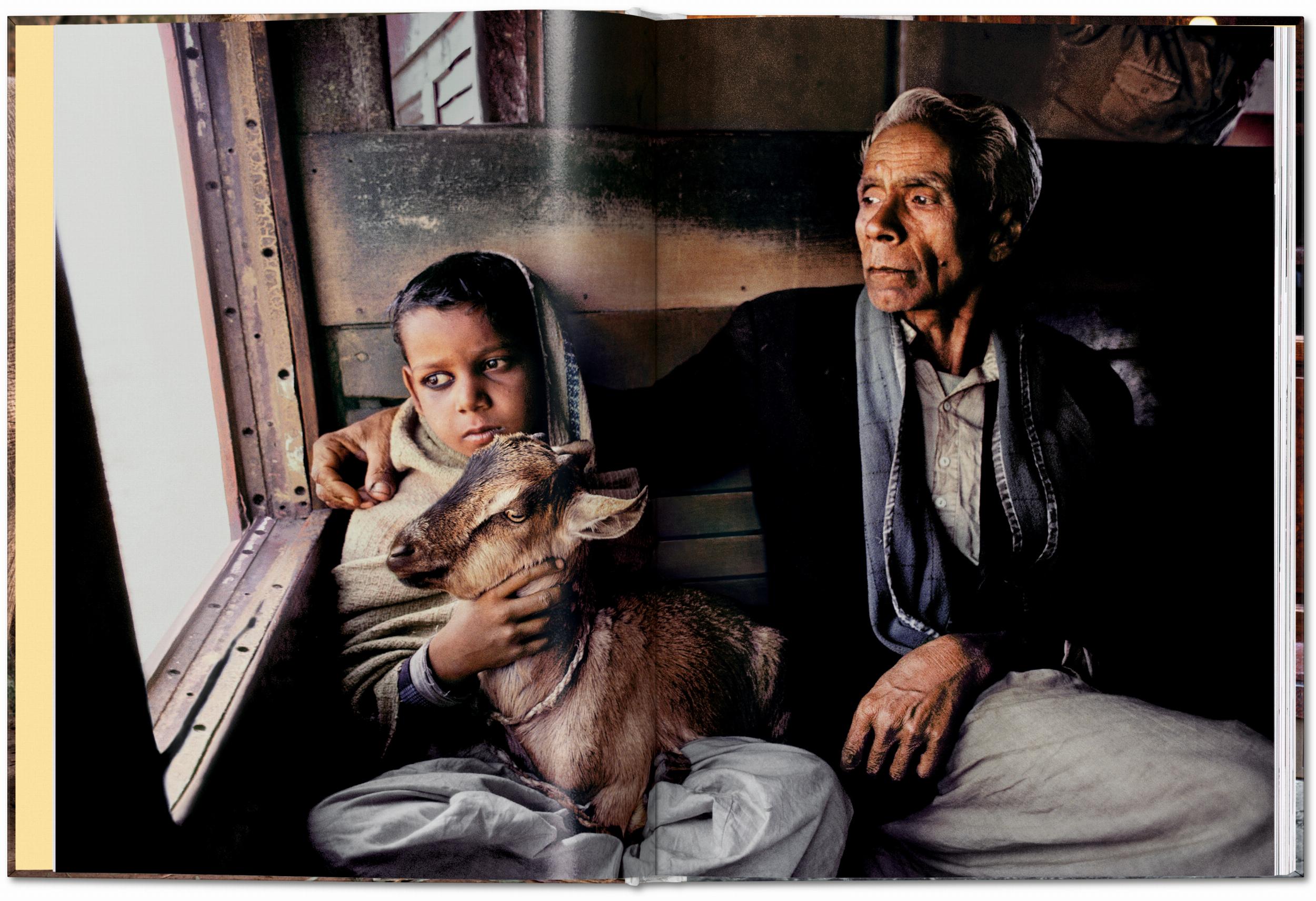 Taschen-Steve McCurry. Animals (English)-Photography-Black-Deal-Outlet-by-ARCHIVIST