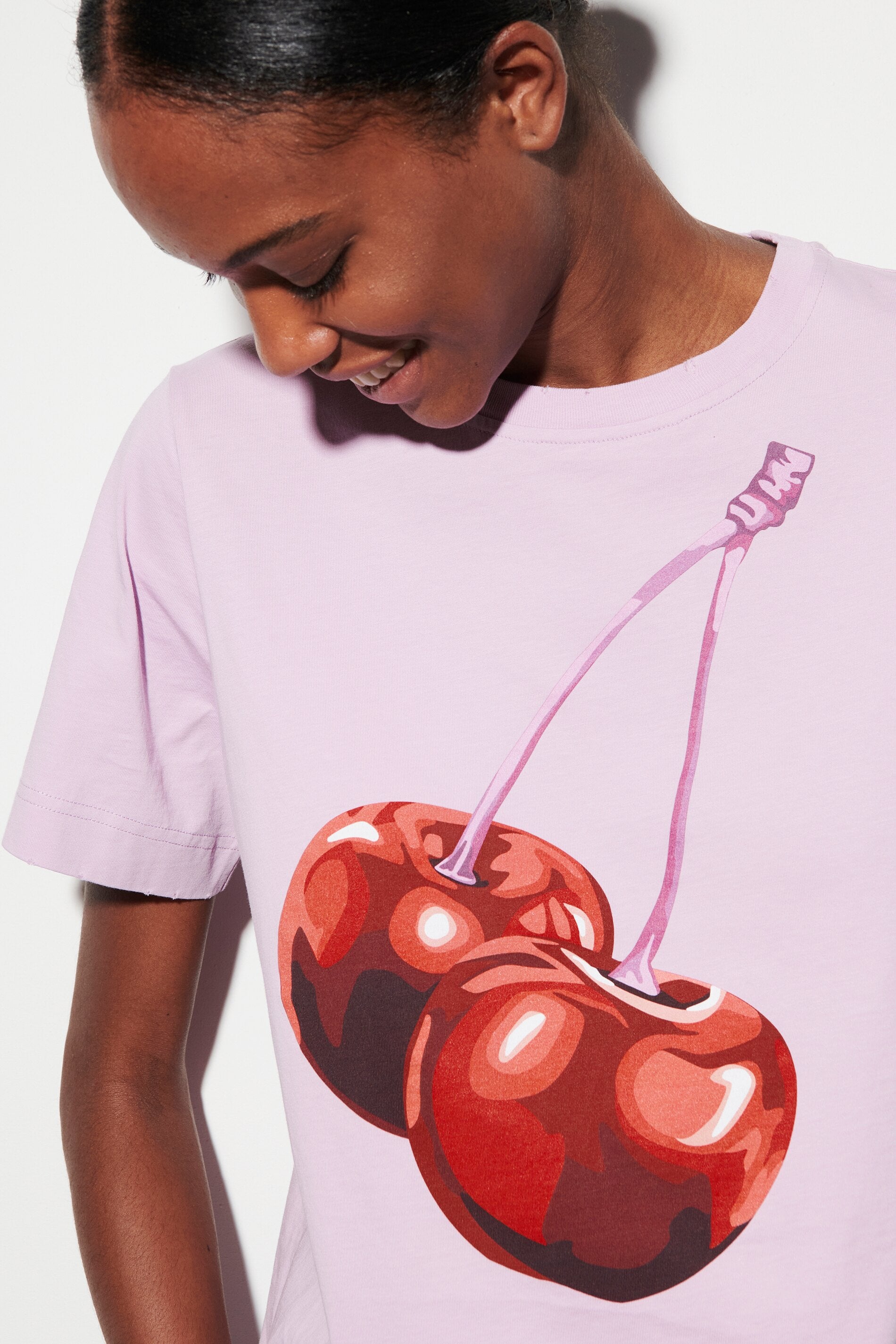 T-Shirt mit Cherry-Print