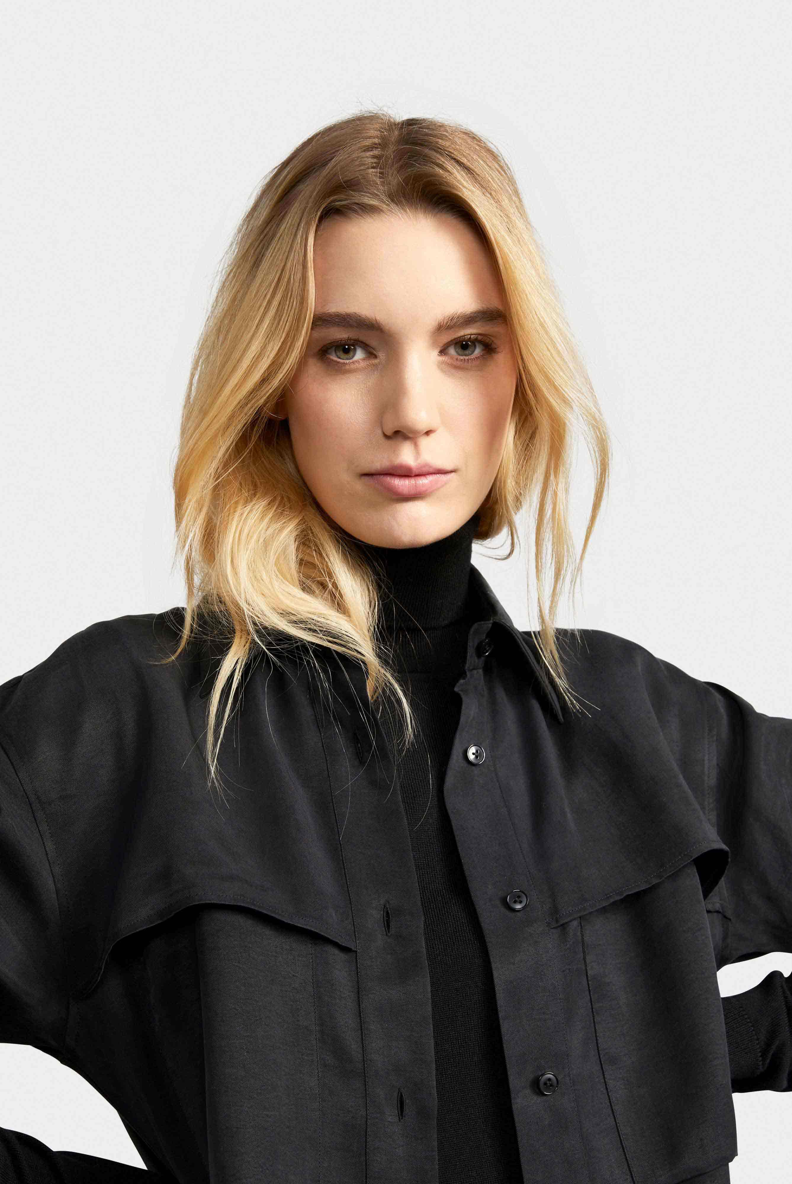 Poplin blouse with patch pockets, black