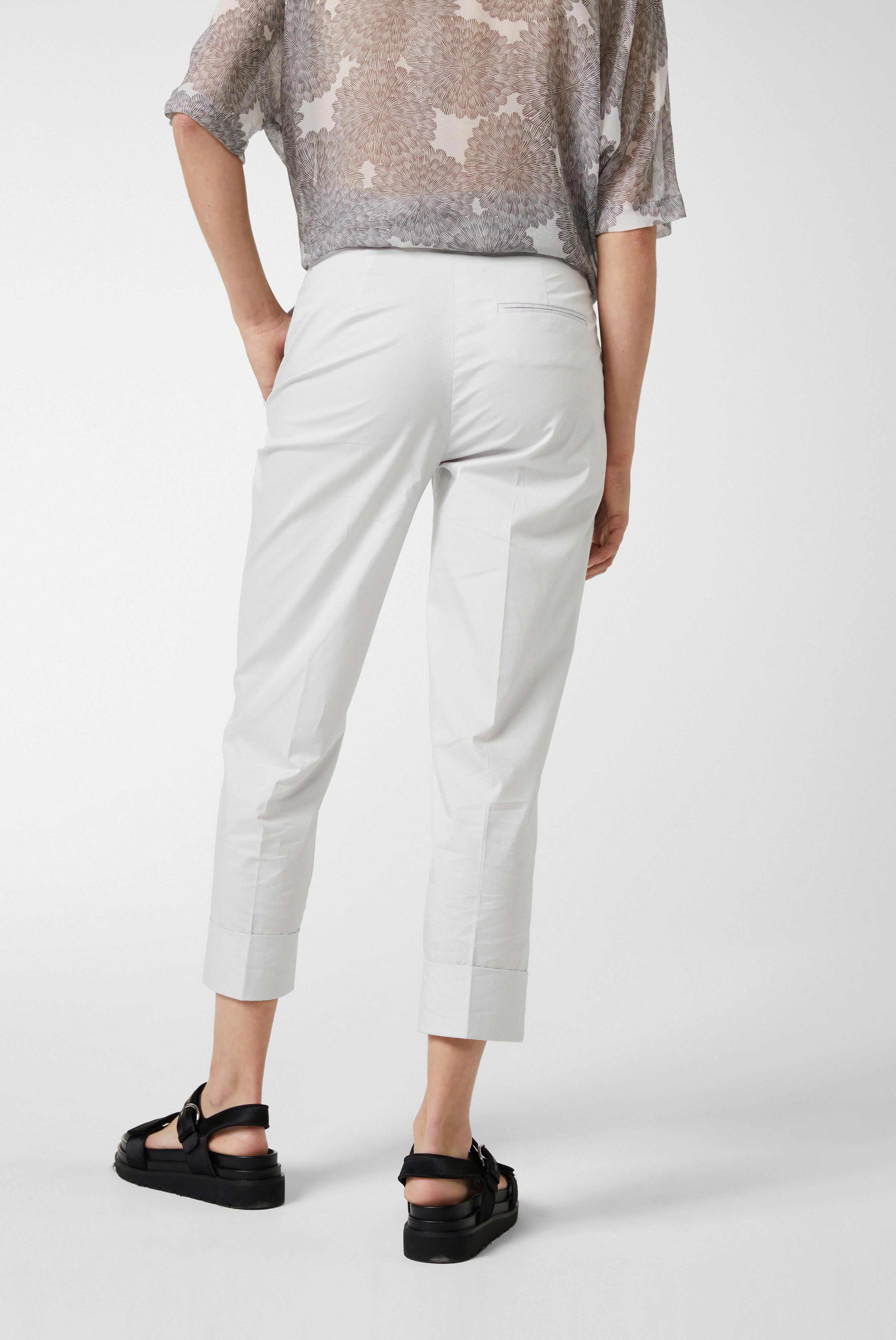 Cropped-Hose aus Baumwoll-Stretch mit Papieroptik Grau