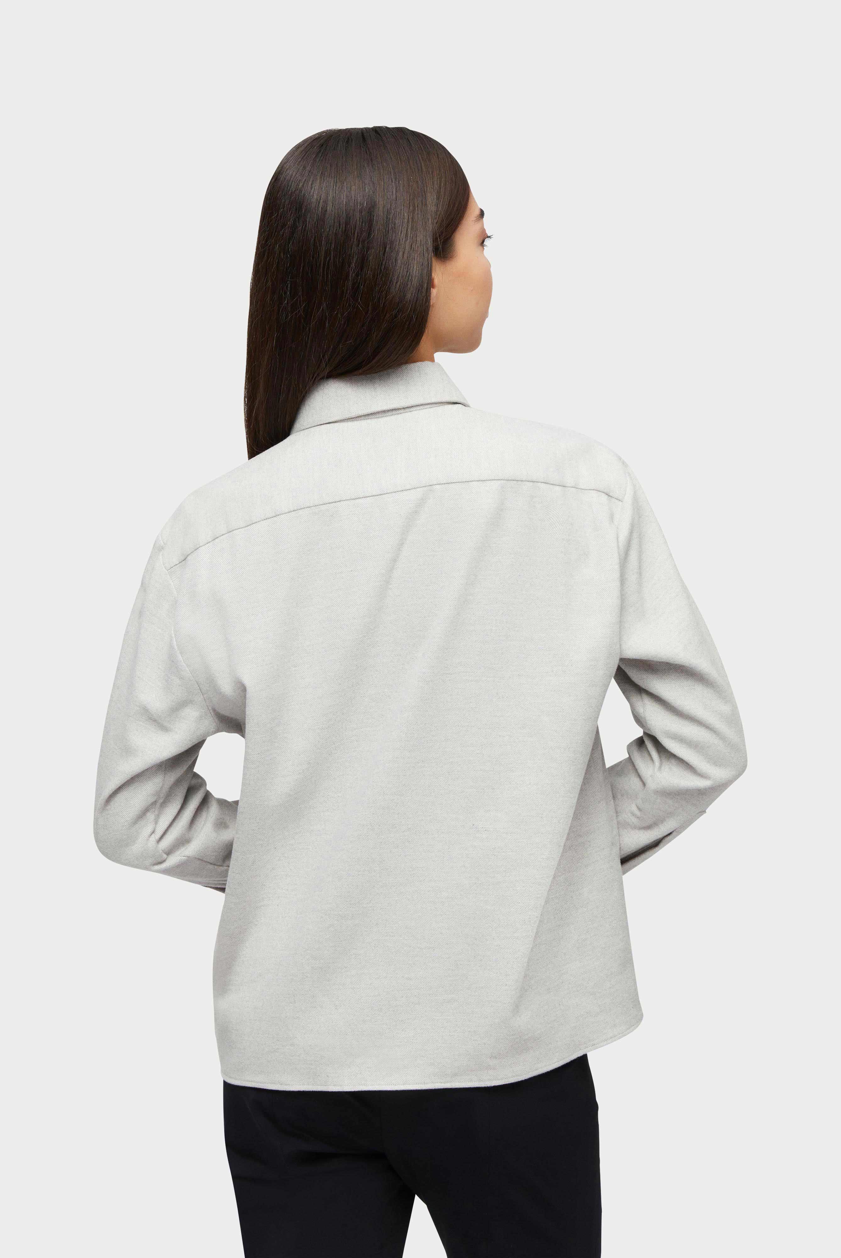 Oversized Hemdbluse mit Brusttasche Grau