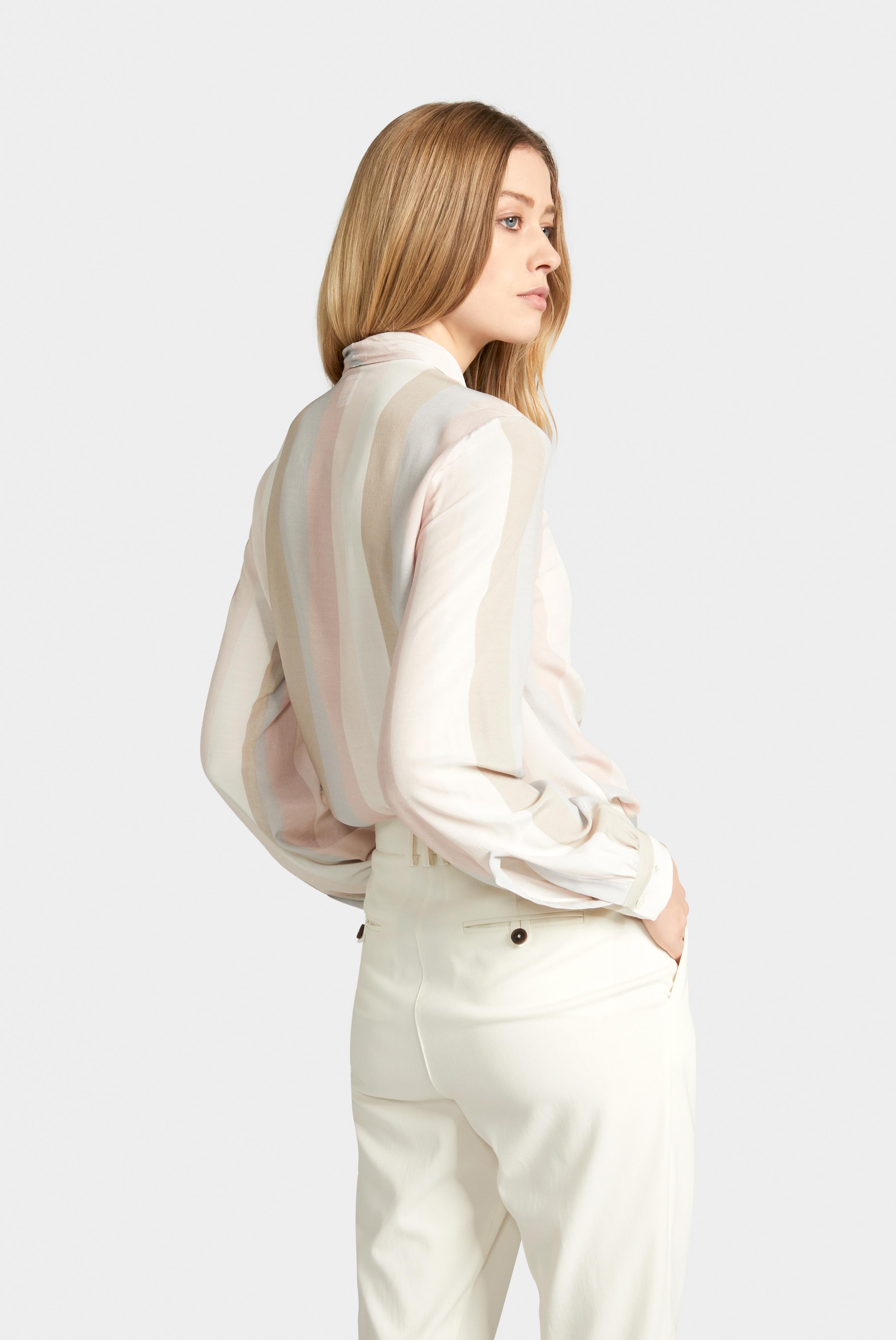 Gestreifte Bluse mit Schleife