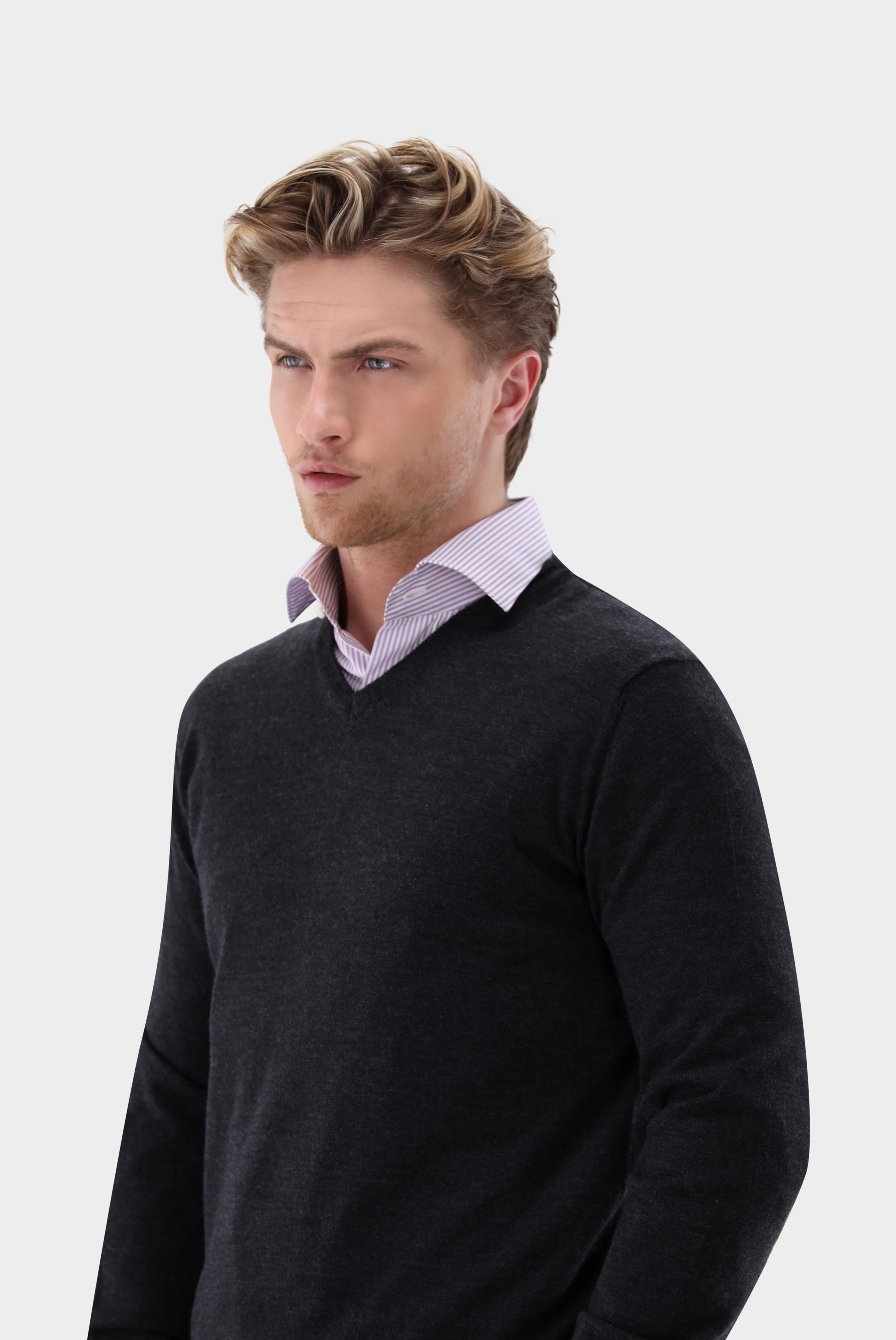 Van Laack-V-Ausschnitt Pullover aus Merzerisierter Merinowolle-Strick & Pullover-Black-Deal-Outlet-by-ARCHIVIST
