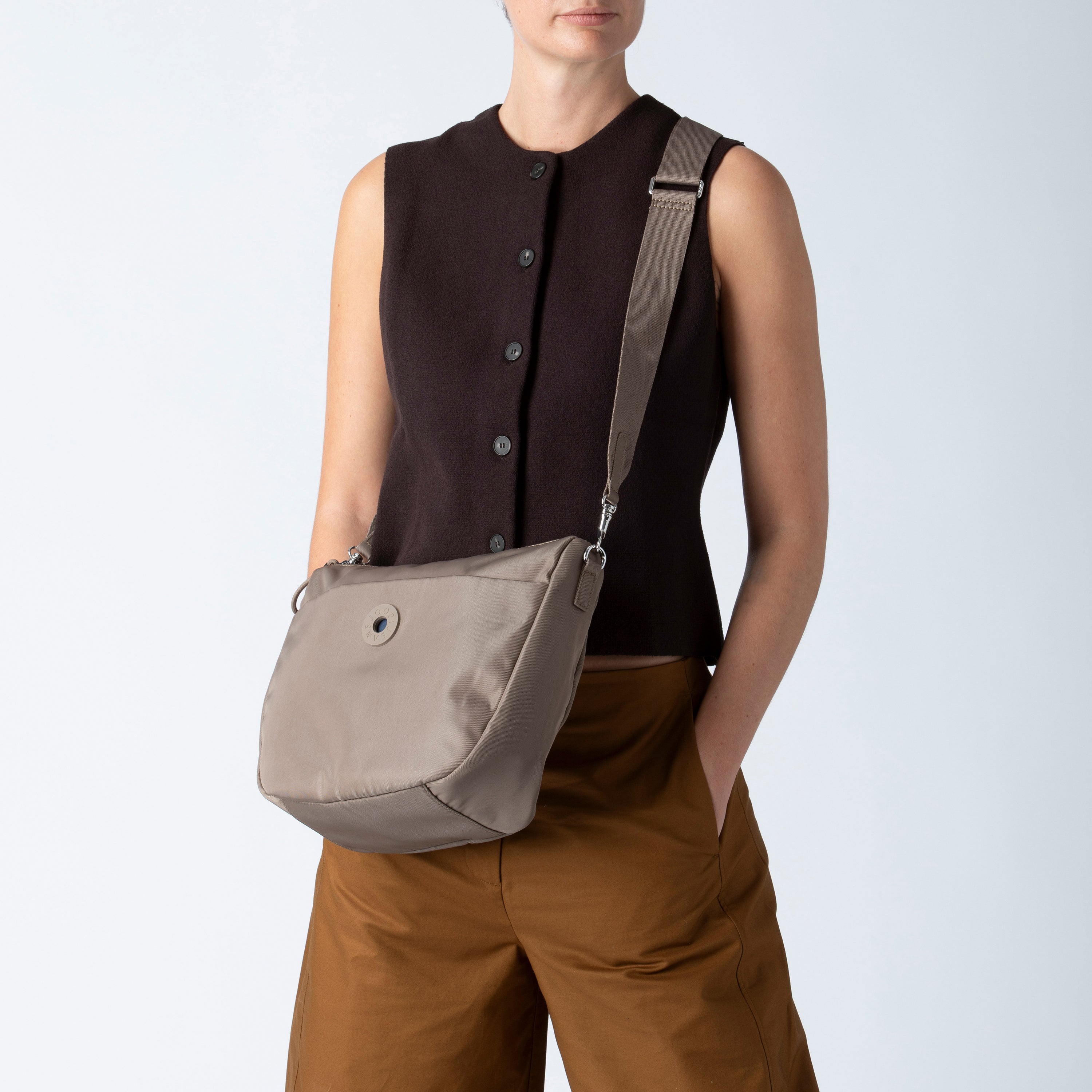 Joop Jeans-Joop Jeans - Damen Schultertasche Giocoso 1.0 Delia-Taschen-Black-Deal-Outlet-by-ARCHIVIST