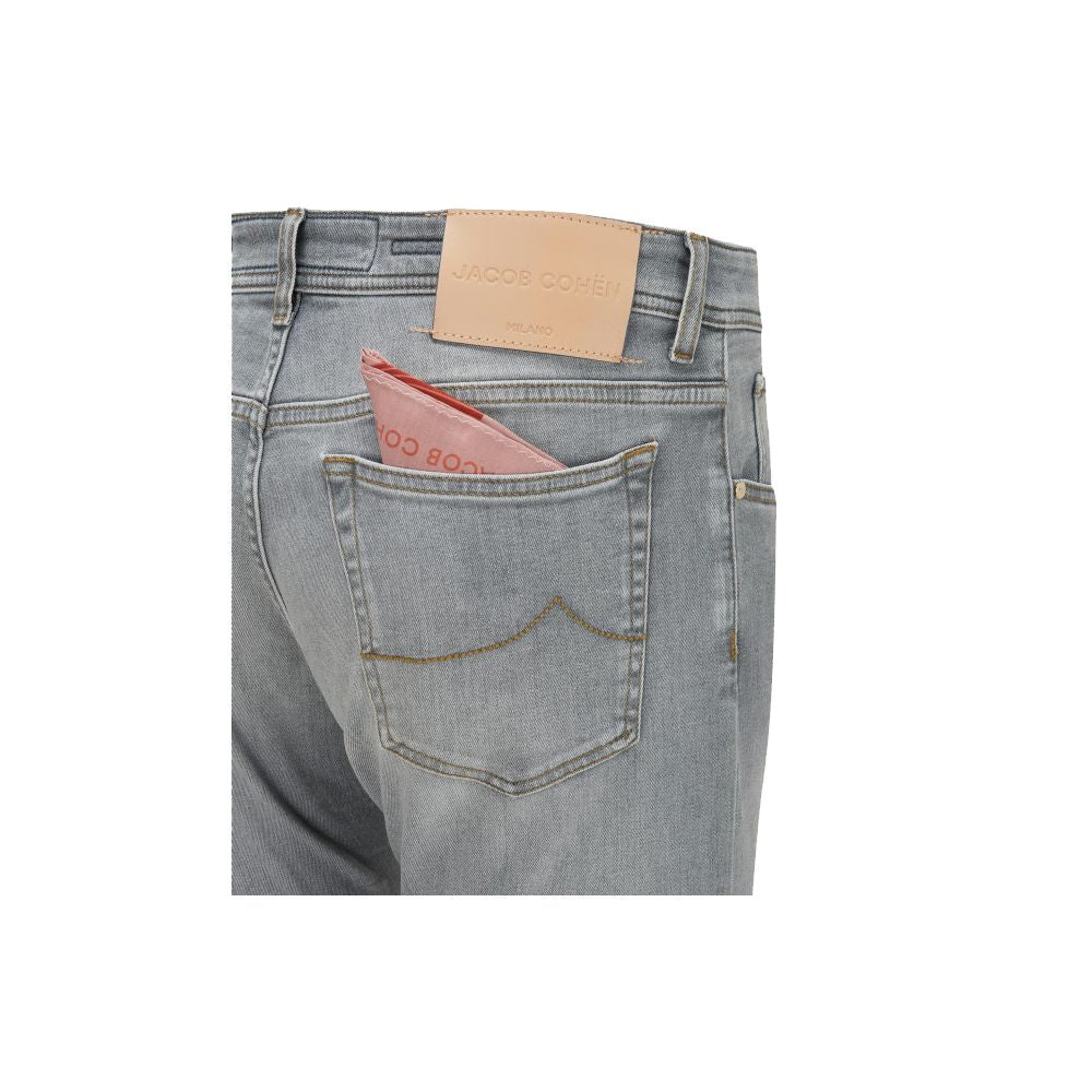 Schlichter grauer Stretch-Denim mit schmaler Passform