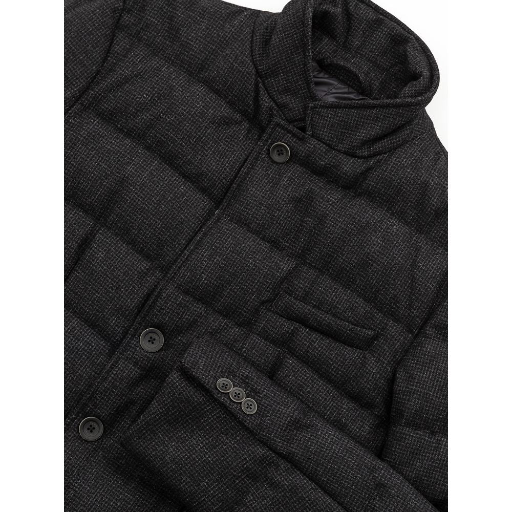 Schwarze Wolljacke