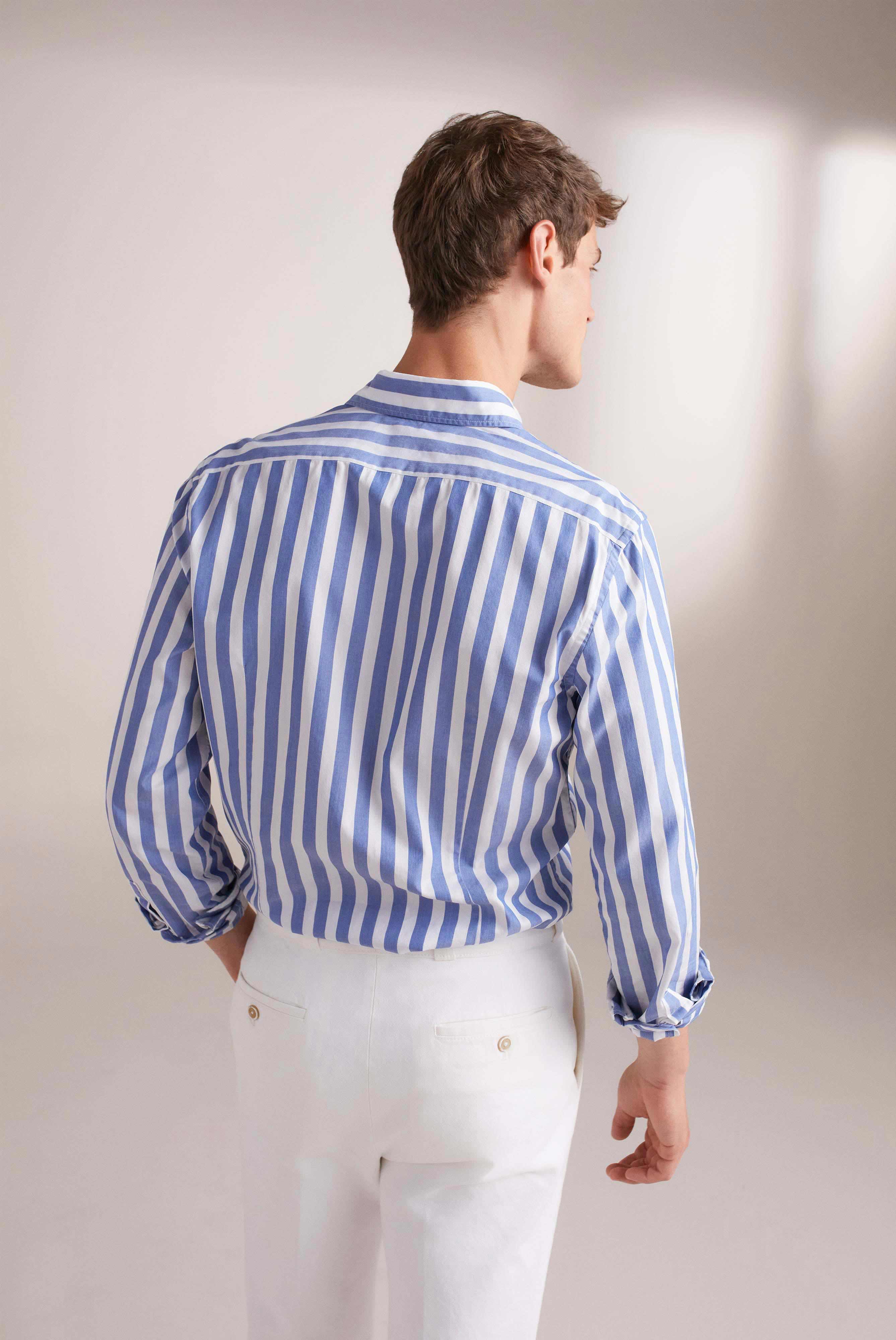 Chemise moderne en coton, coupe ajustée, à rayures denim, bleue et blanche