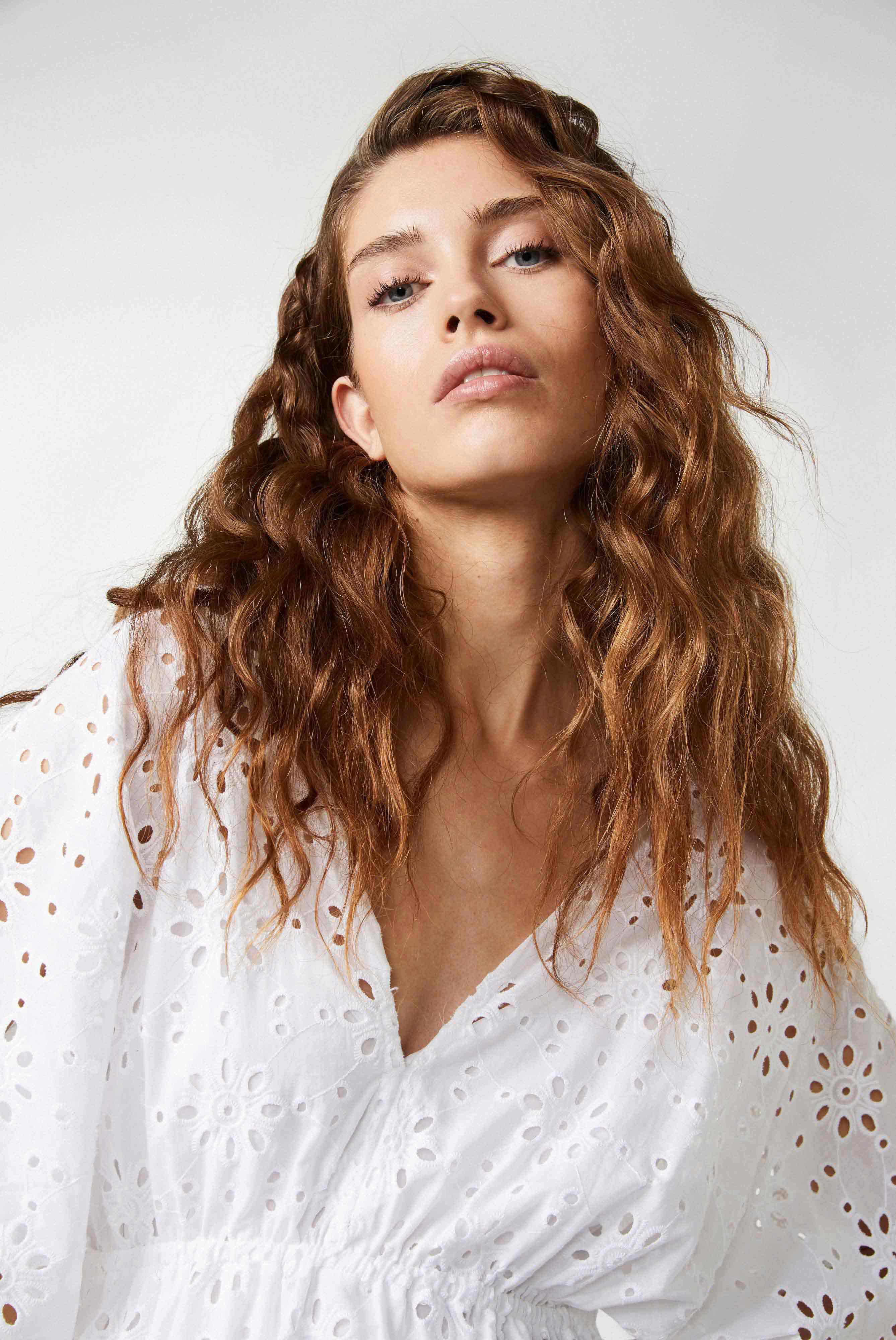 Van Laack-Tailliertes Maxikleid aus geraffter Baumwolle mit Lochstickerei Weiß-Kleider & Röcke-Black-Deal-Outlet-by-ARCHIVIST