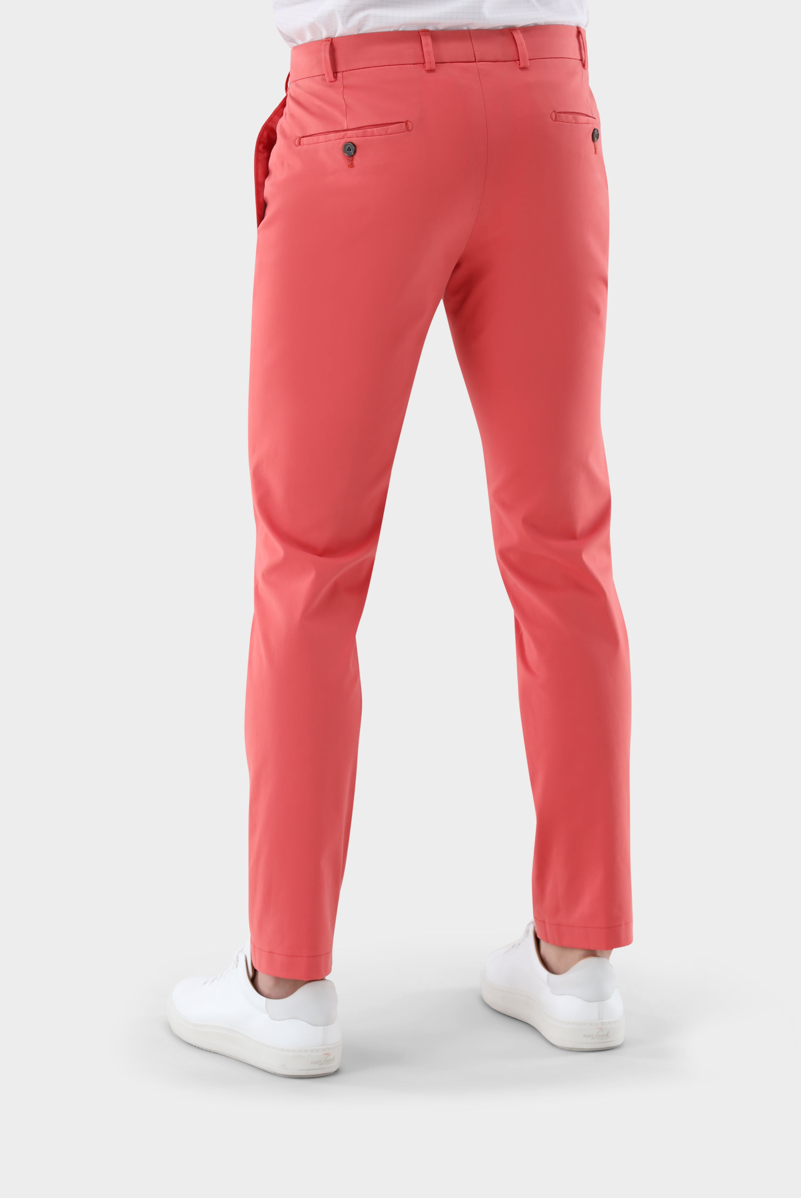 Taillierte Chino aus Baumwolle mit Stretch