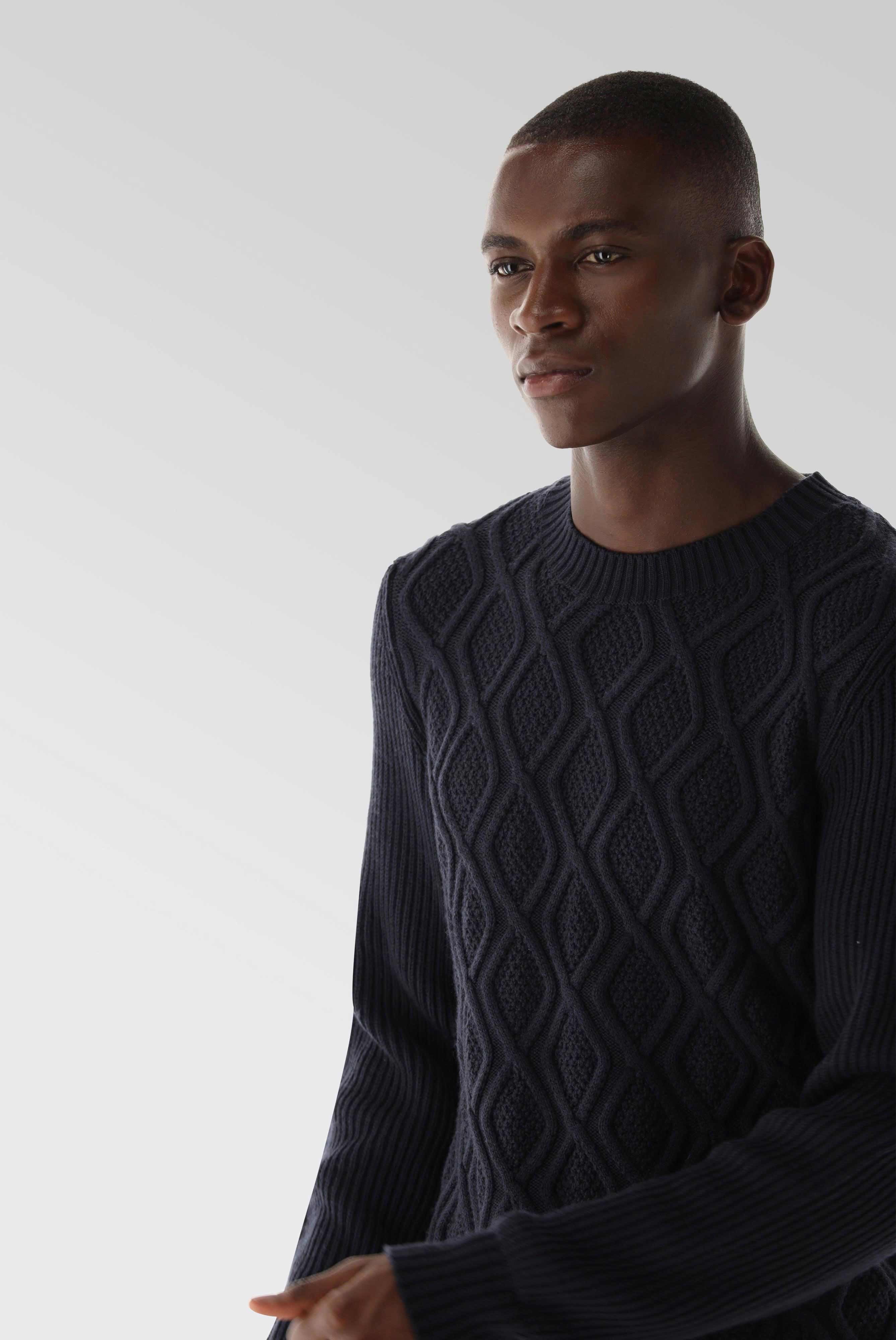 Zopfstrickpullover mit Rundhalsausschnitt