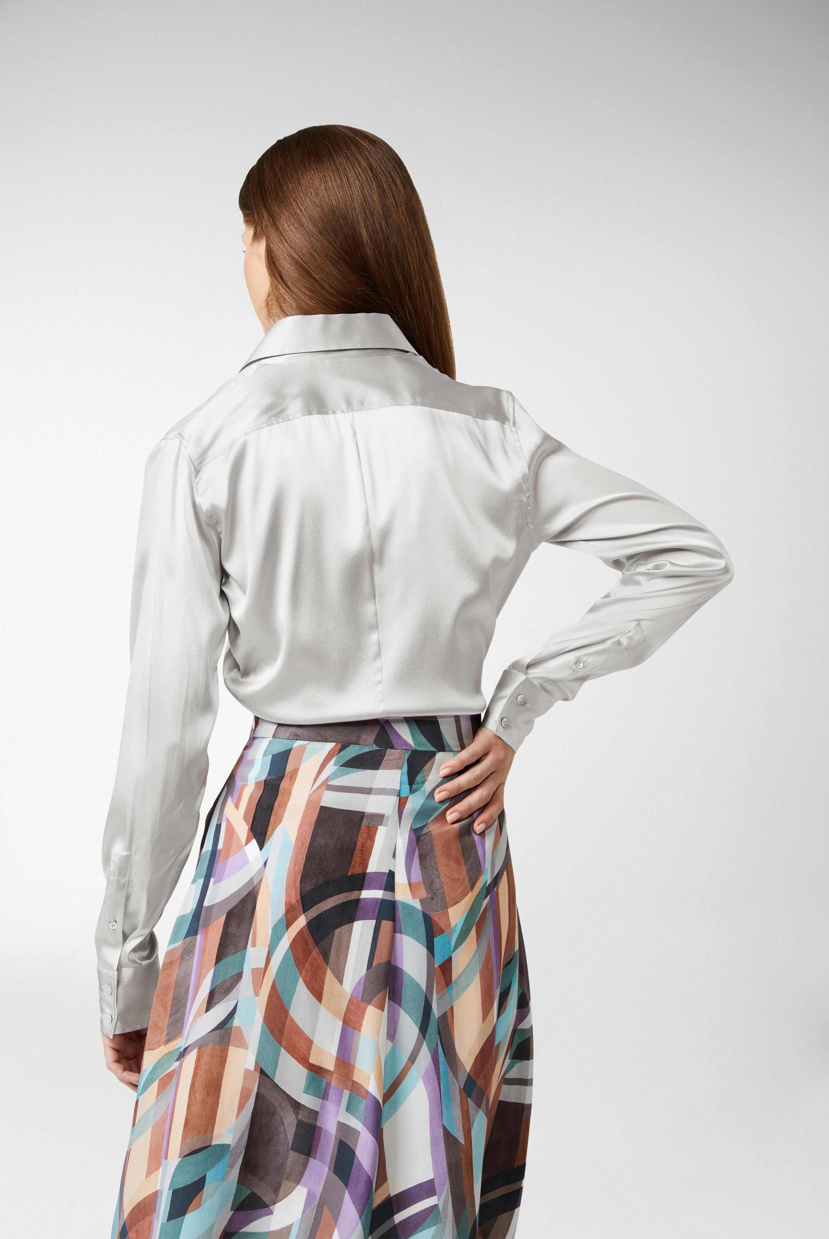 Hemdbluse aus Seide Grau
