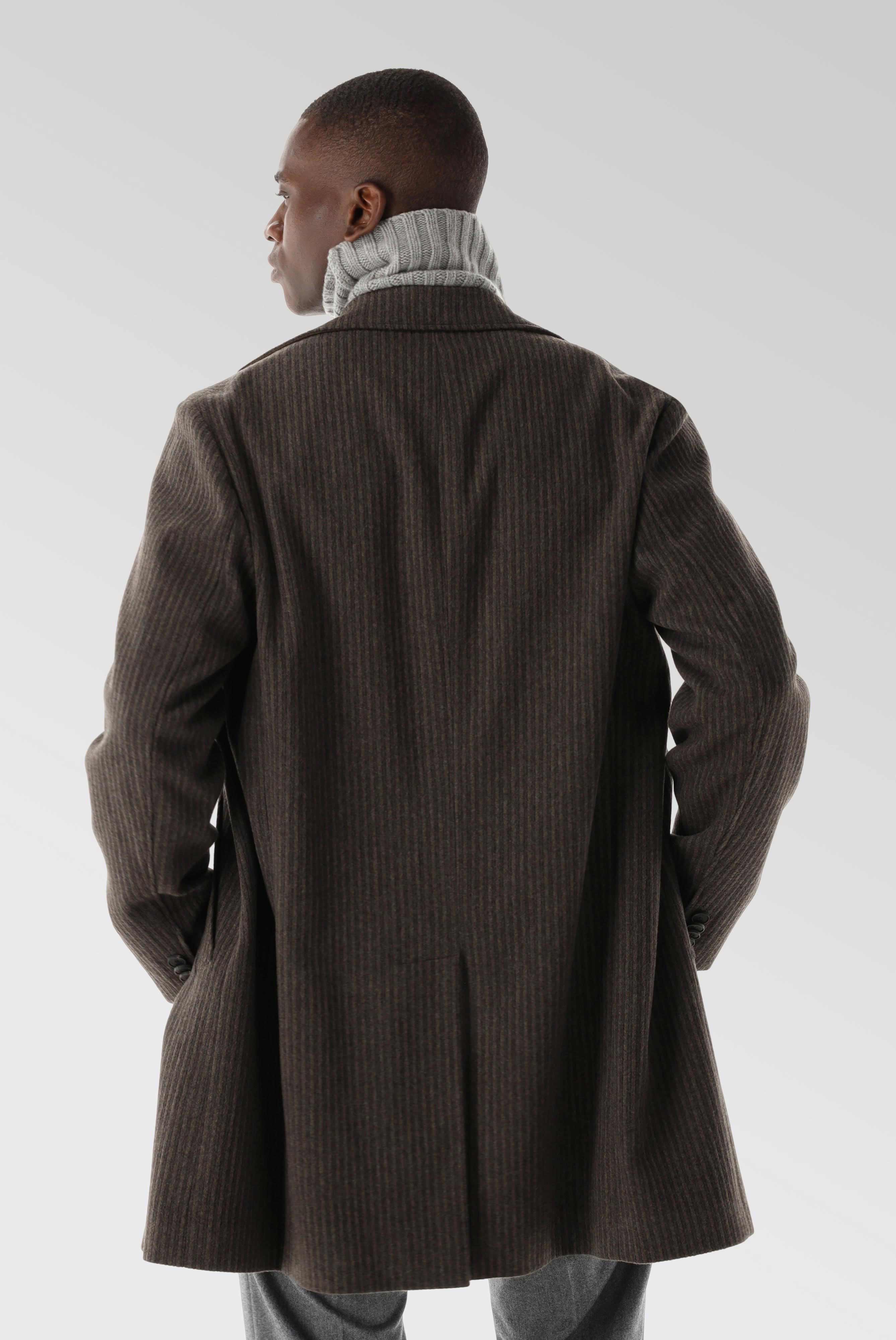 Double-breasted coat made of wool corduroy