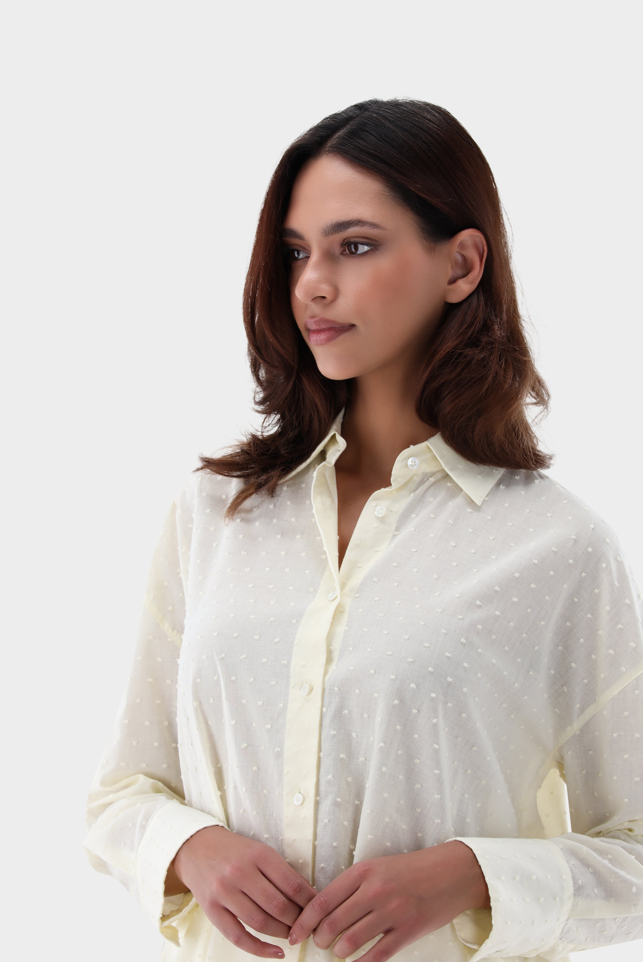 Hemdbluse mit überschnittenen Schultern