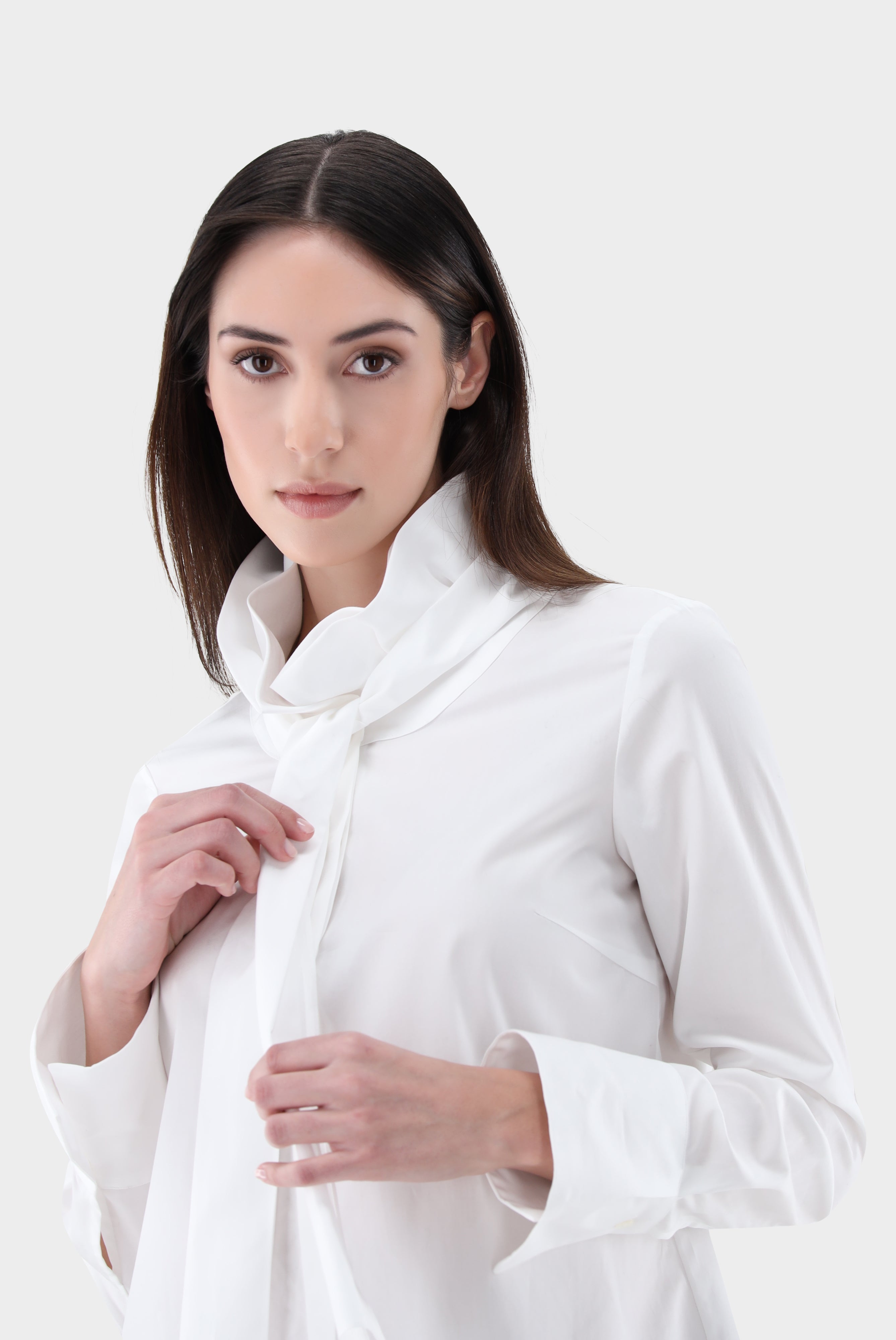 Popeline Bluse mit Faltenkragen und Schluppe
