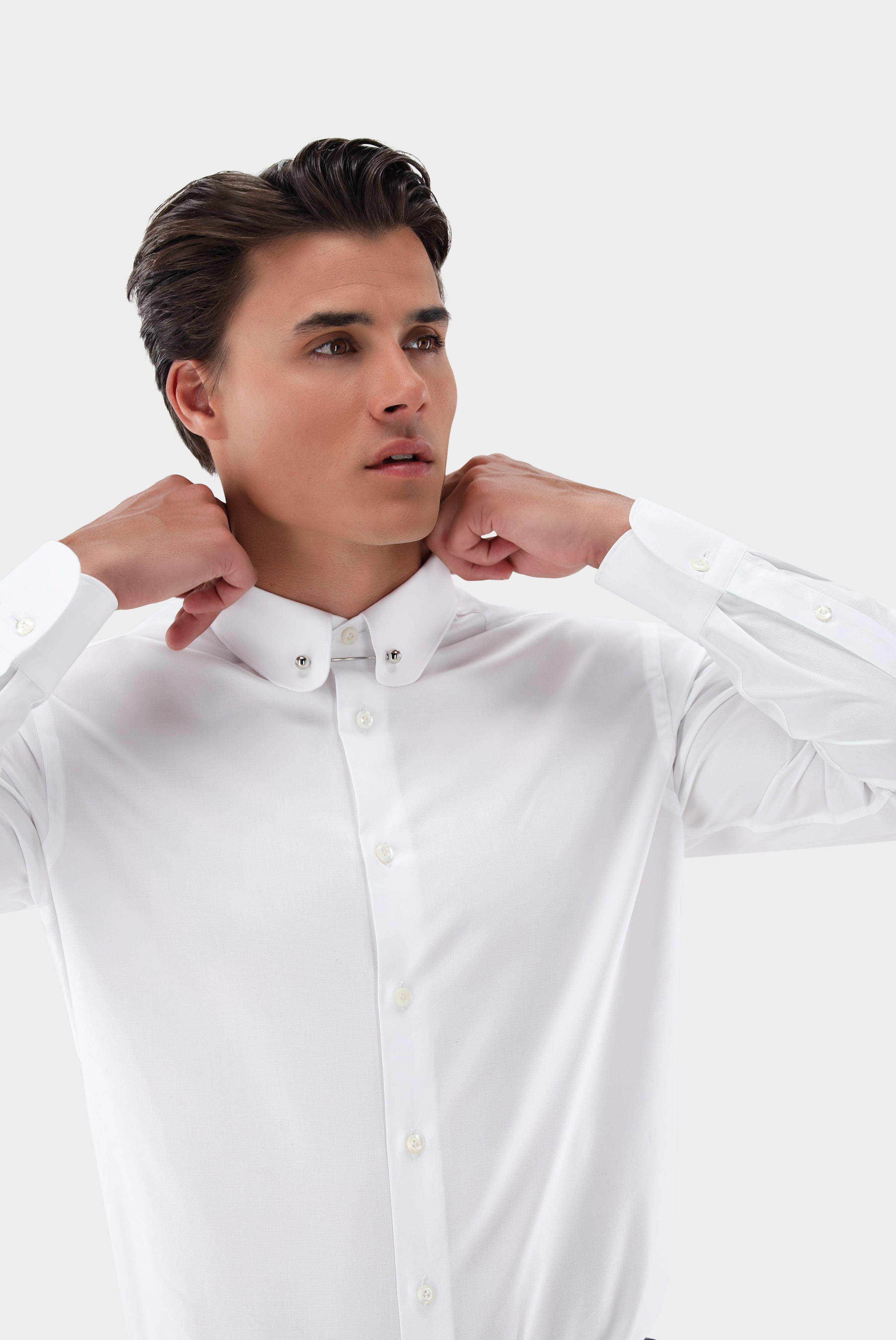 Structured shirt with pin collar, tailor fit