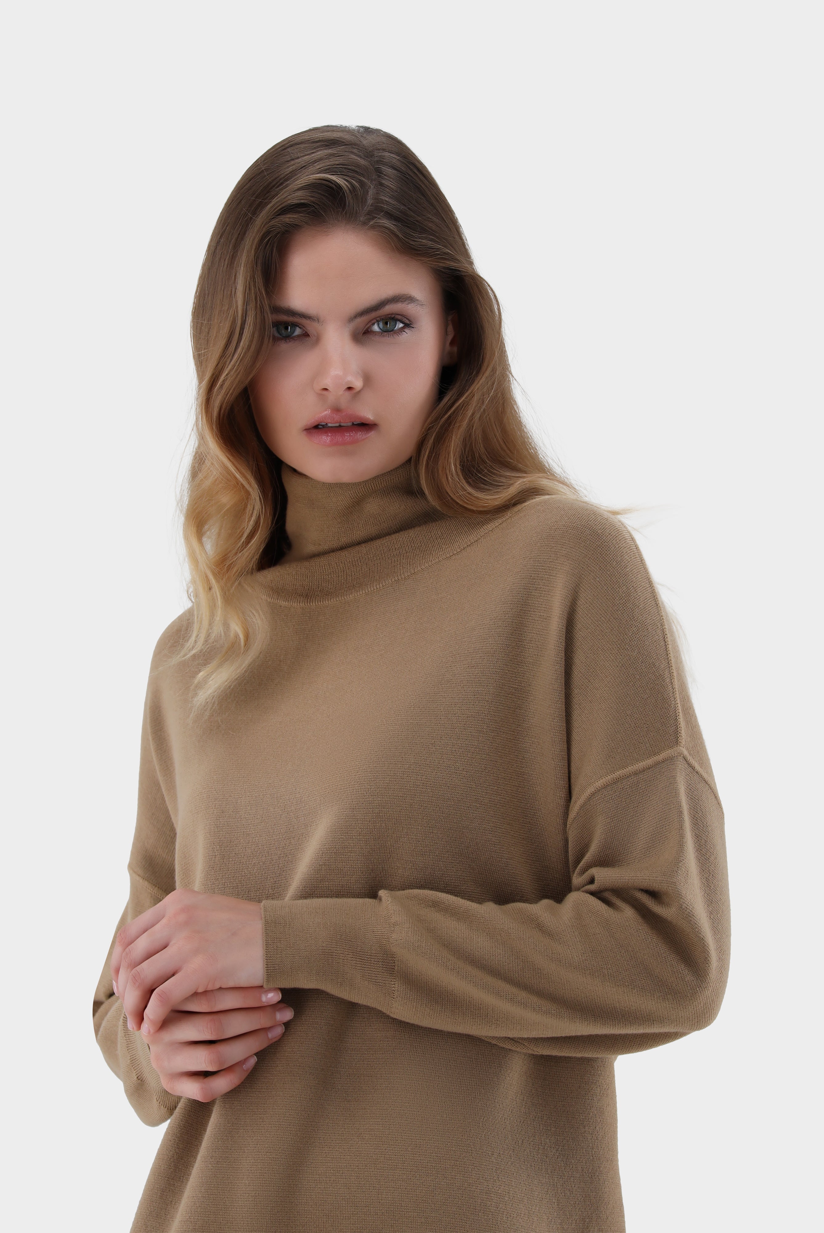 Oversized Rollkragenpullover aus Merinowolle