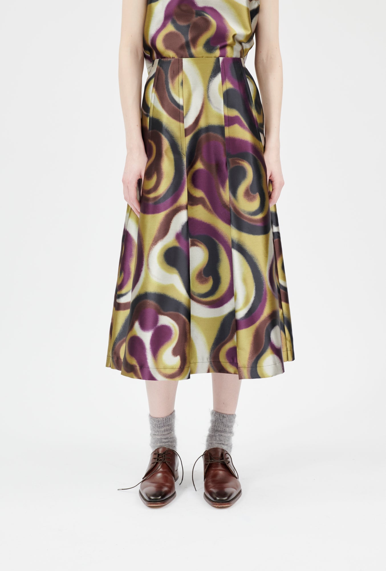 Shiny Serge Blurred Paisley Rock, Merlot