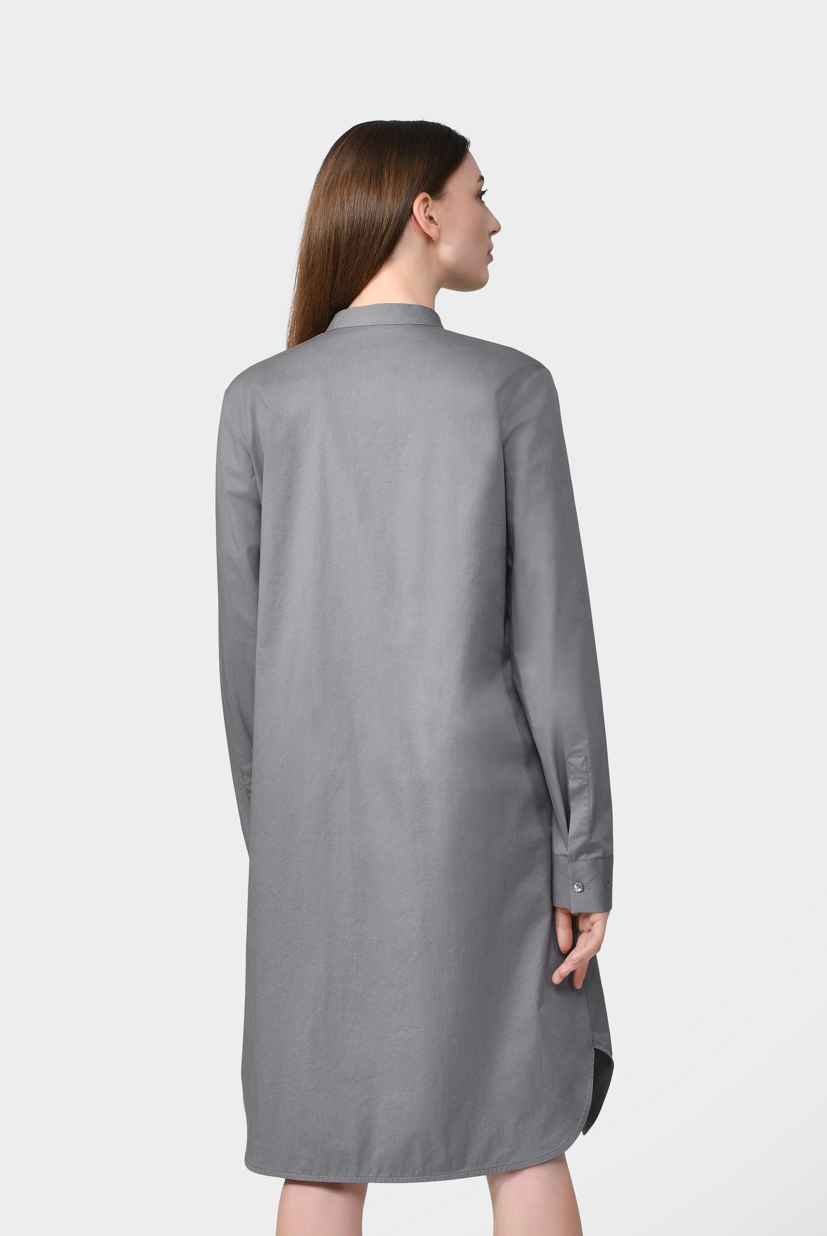 Knielanges Kleid mit Stehkragen und Raffdetails