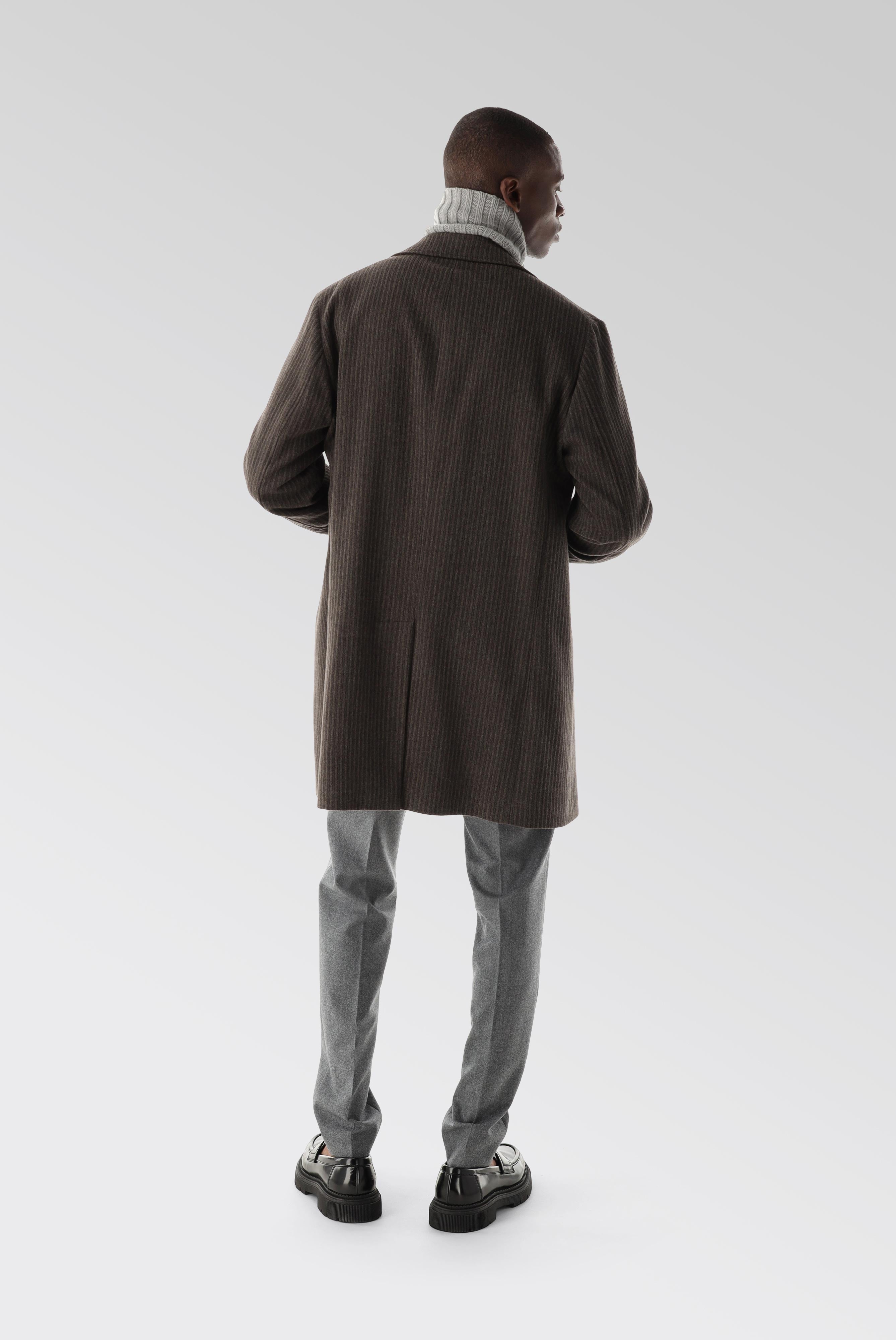 Double-breasted coat made of wool corduroy