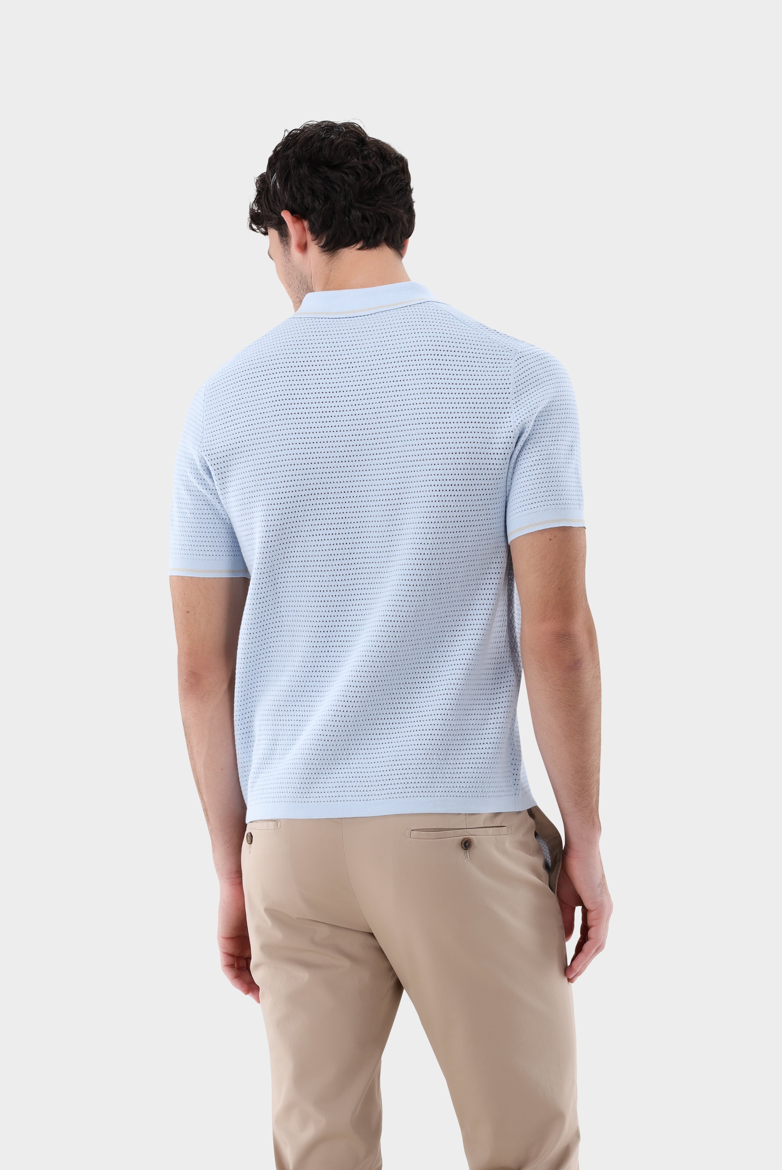 V-Neck Polo mit Retro Strukturund Kontrastkragen