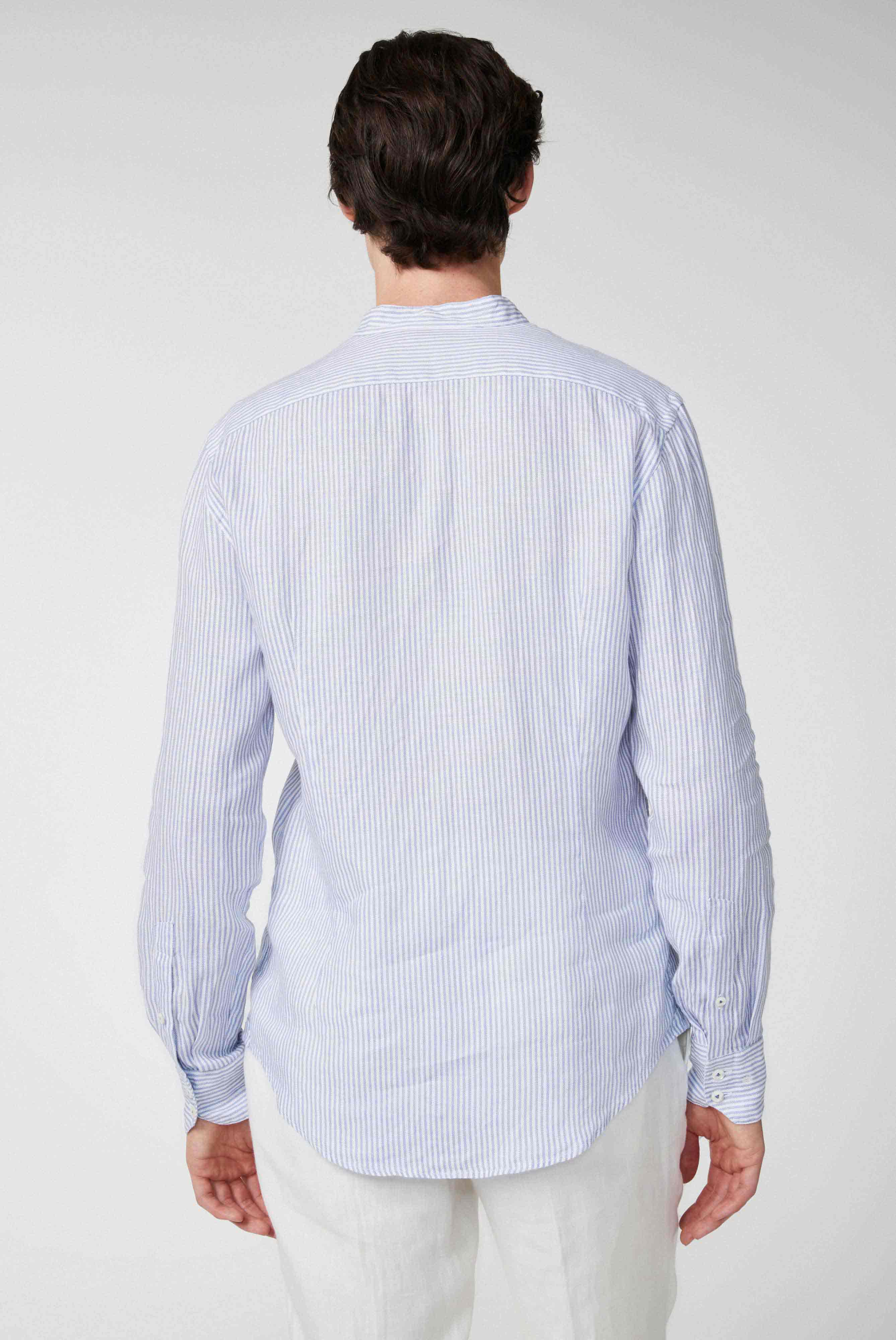 Gestreiftes Leinenhemd mit Stehkragen