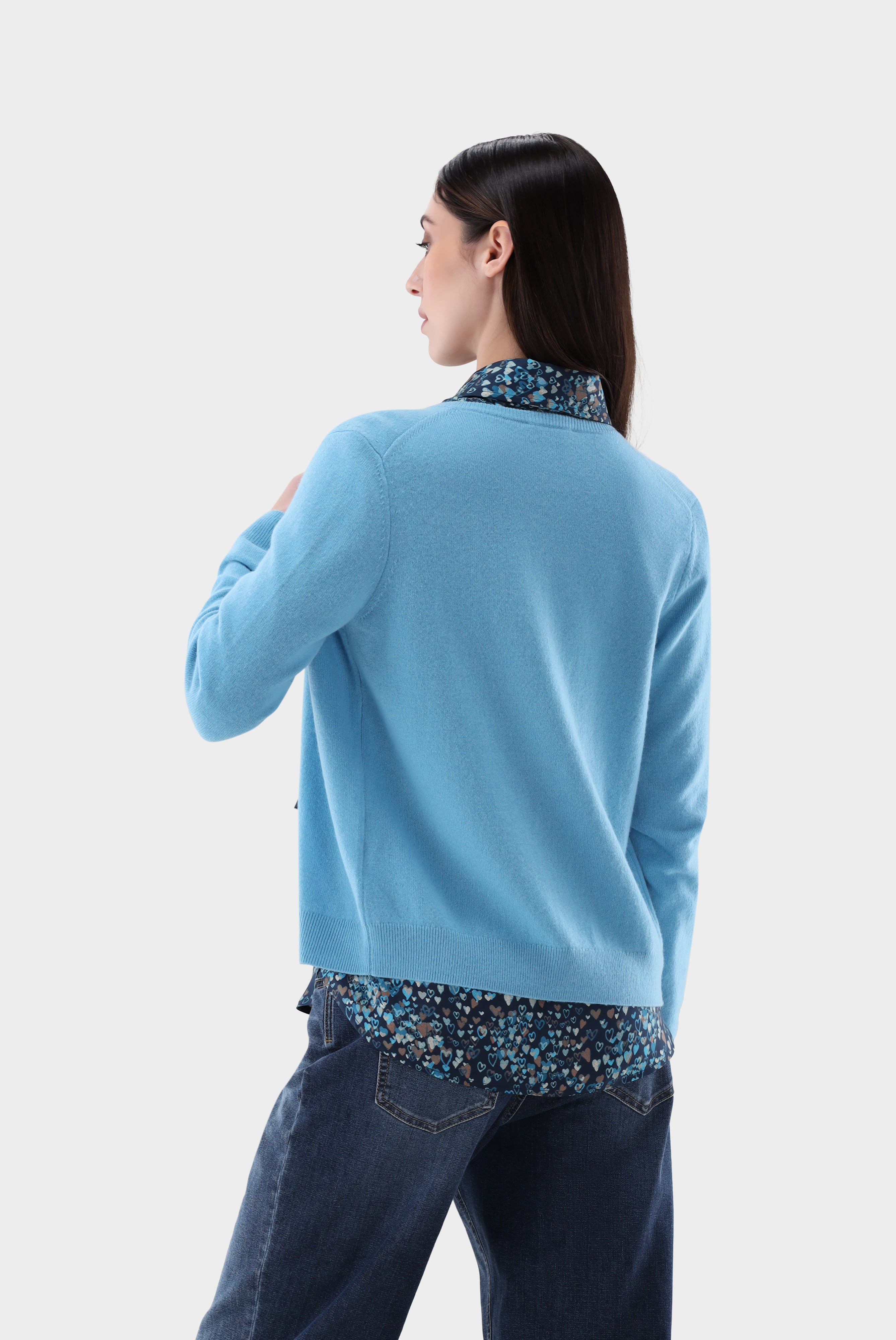 Cashmere cardigan with round neck