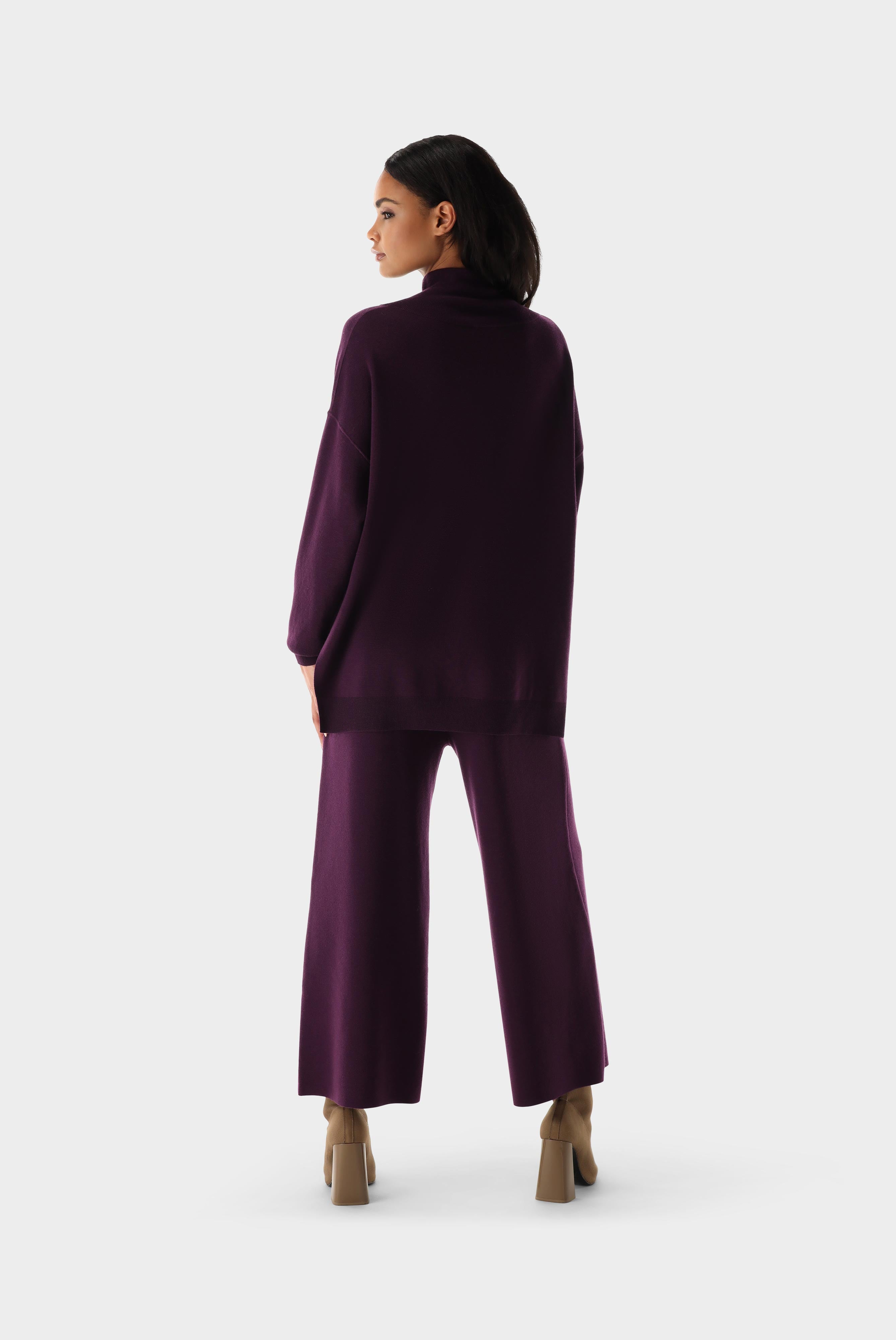 Knitted trousers with flared legs