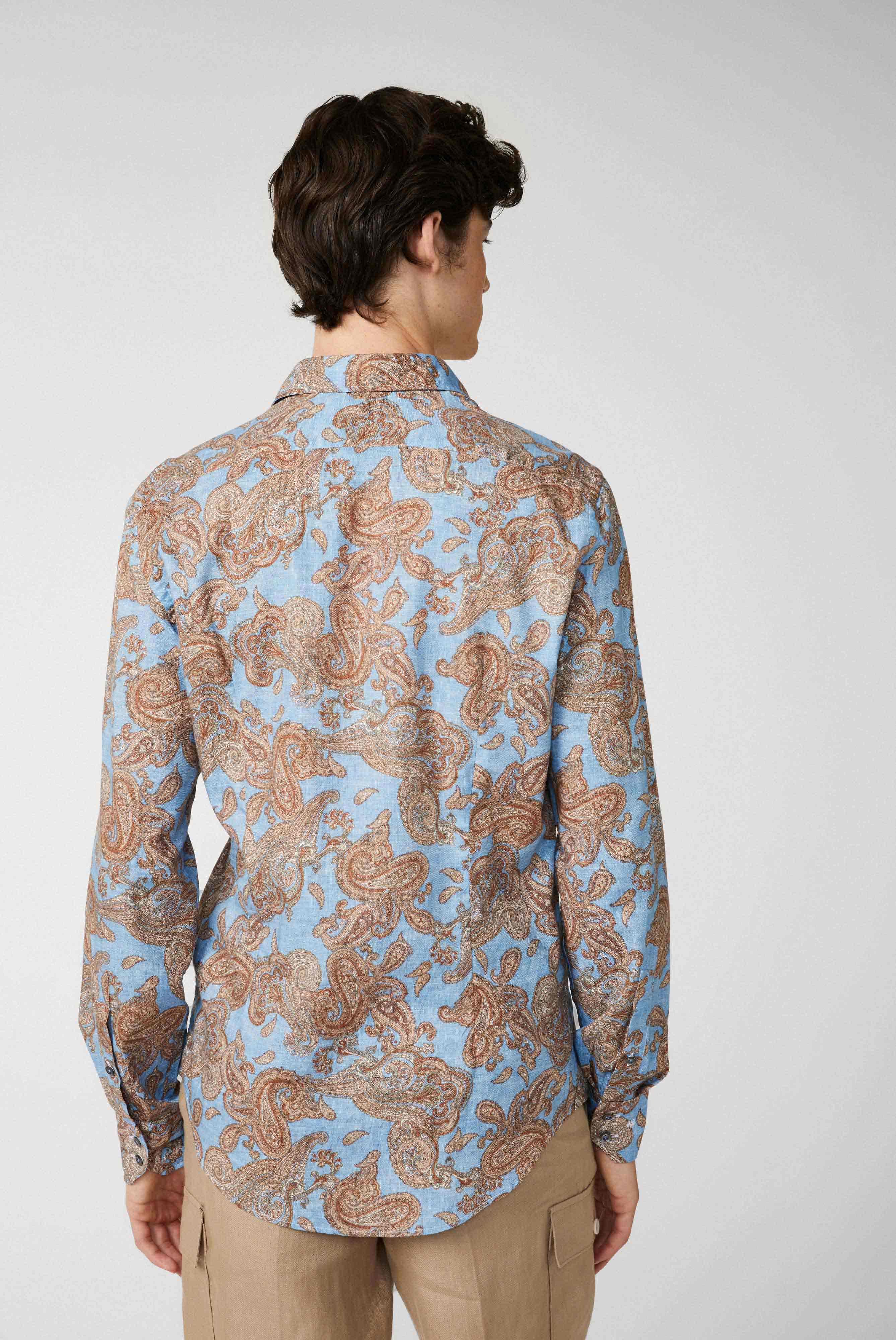 Structured cotton shirt with vintage paisley print and piping details