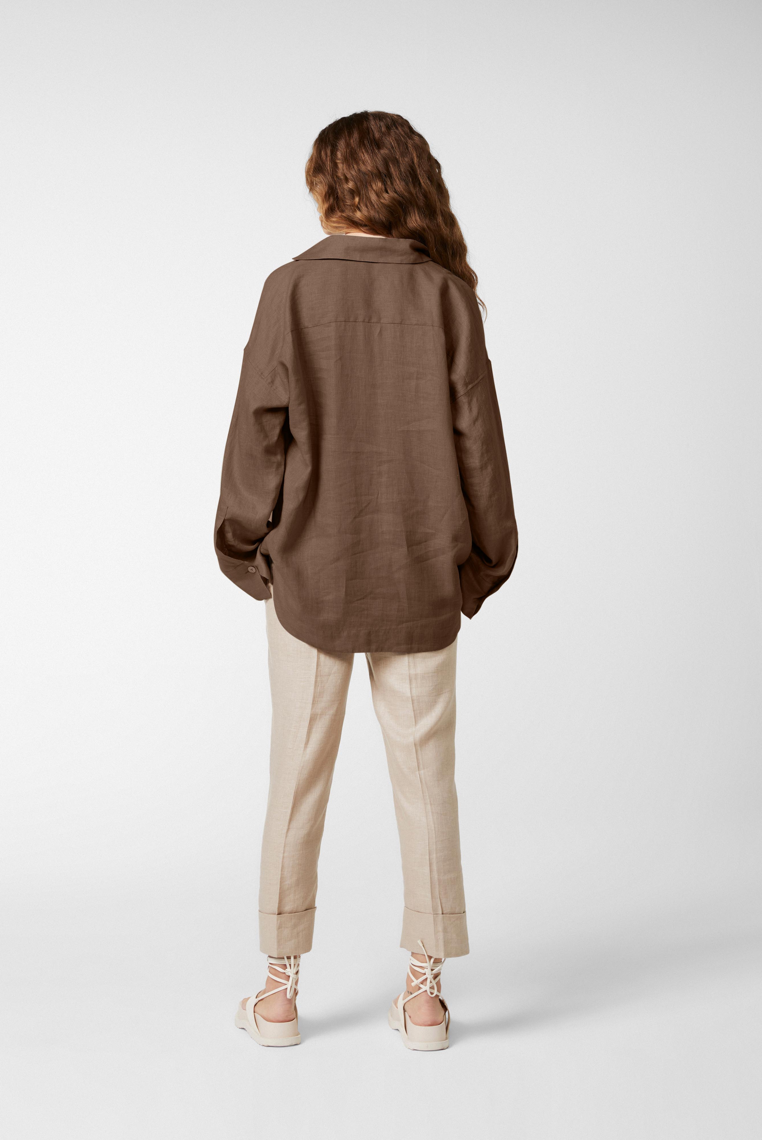 Oversize Bluse mit Hemdblusenkragen und V-Ausschnitt