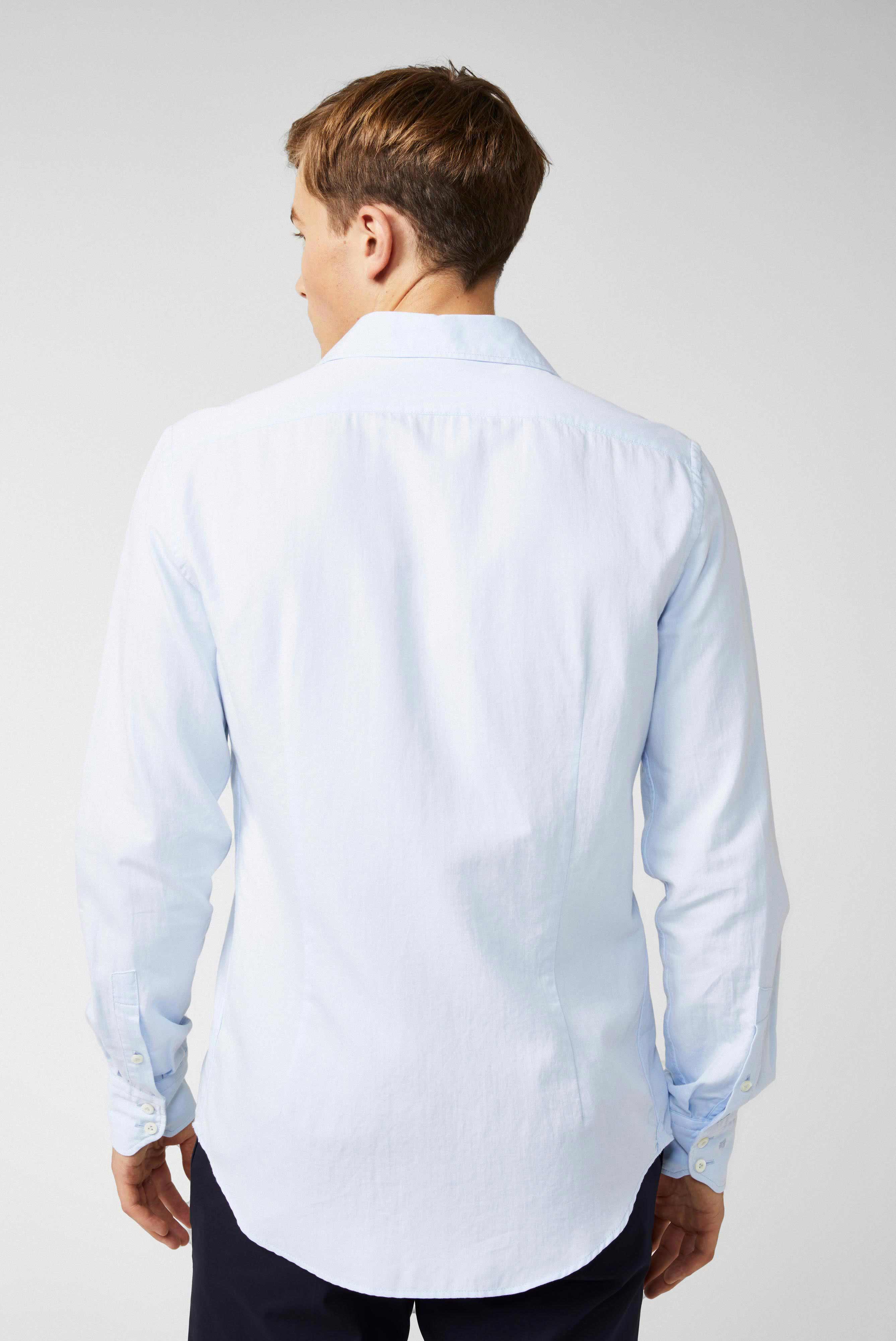 Twill shirt with a small Kent collar