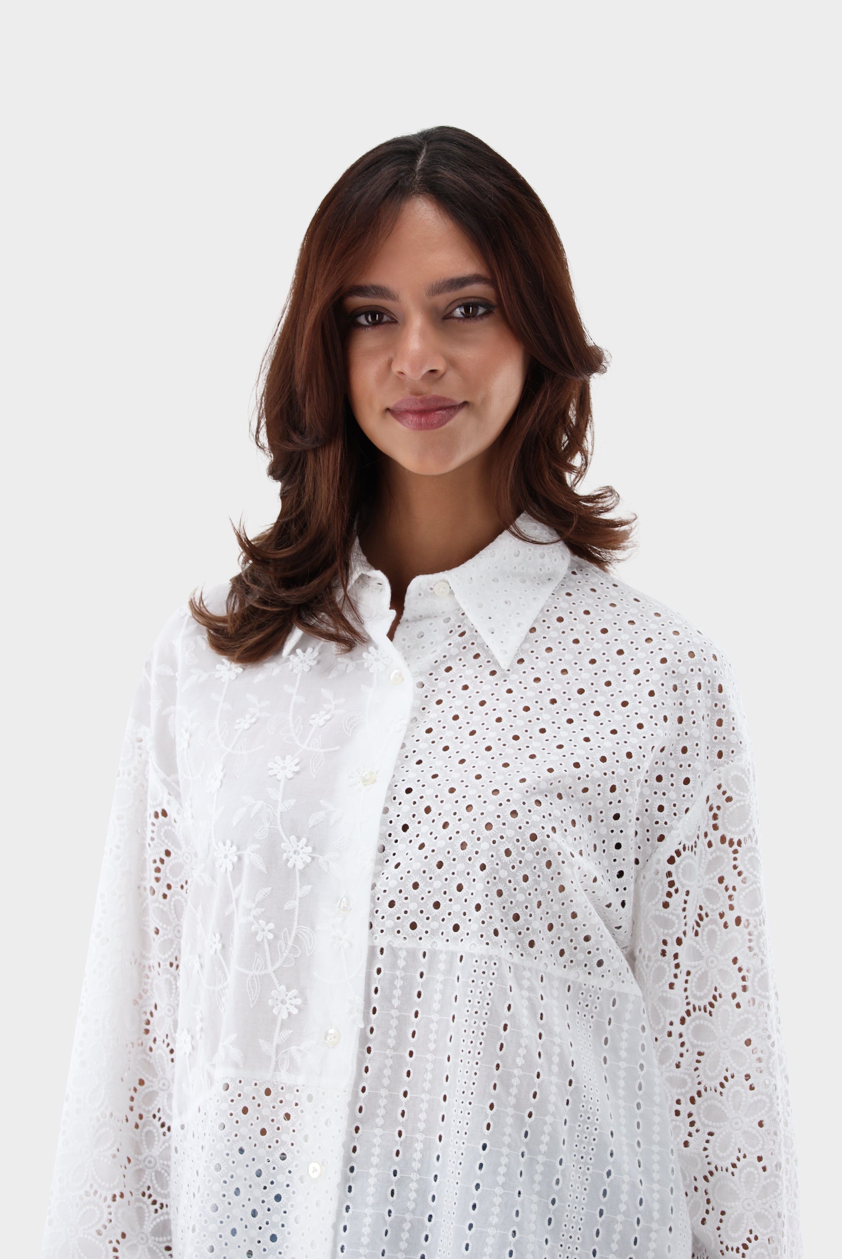 Patchwork Hemdbluse mit Lochstickerei
