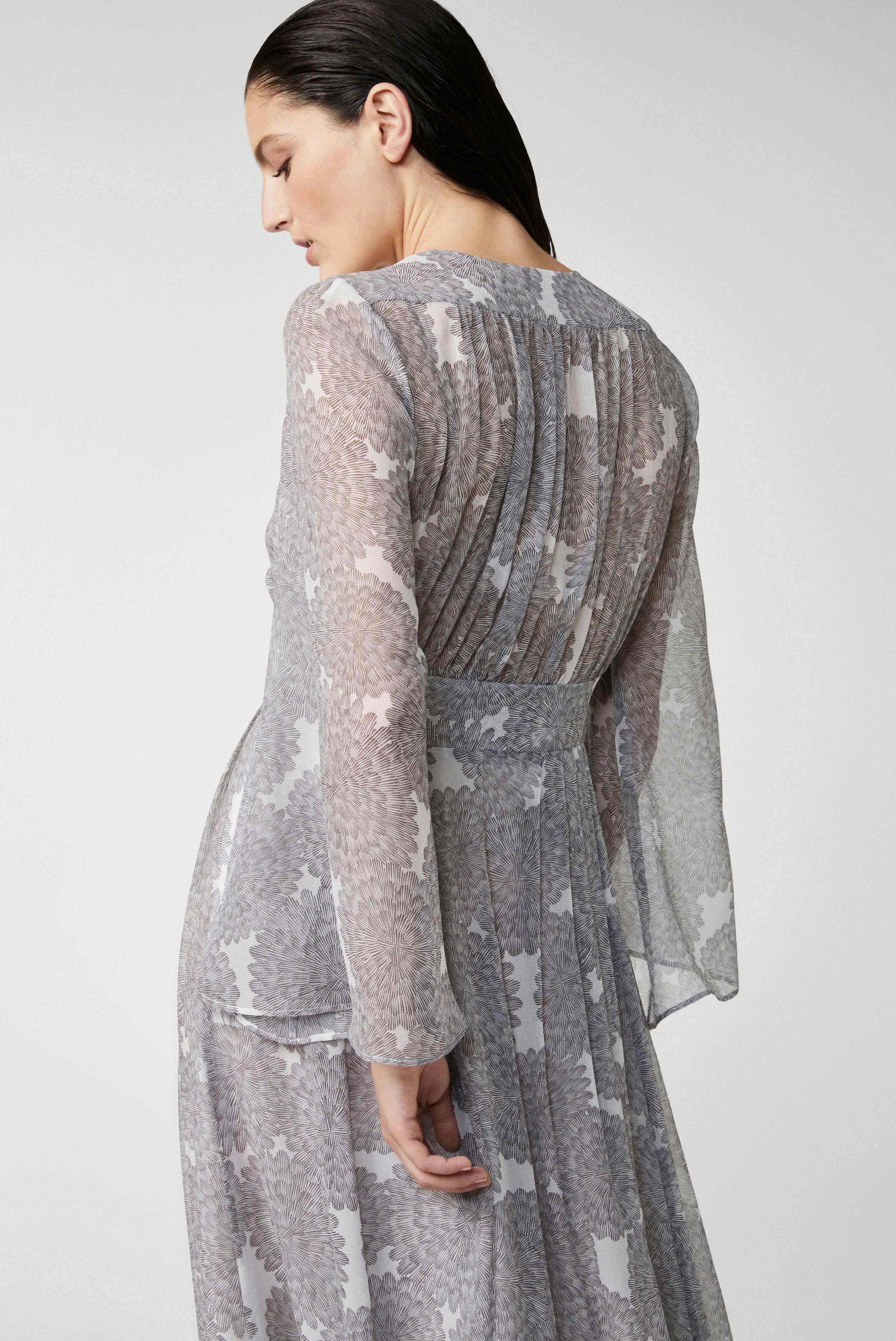 Maxikleid mit Blumendruck aus Seidenmischung Grau