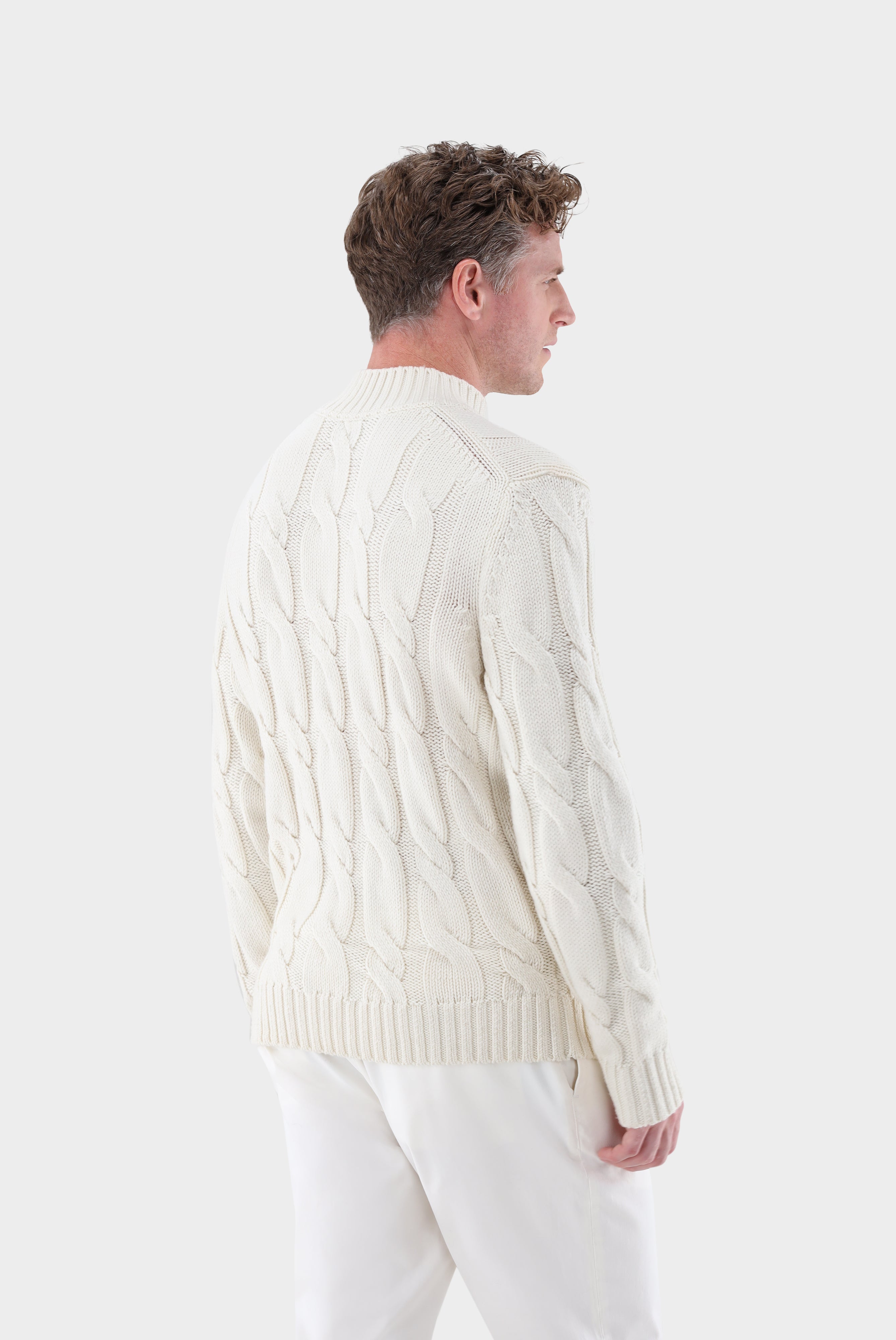 Stehkragenpullover mit Zopfmuster aus Merinowolle