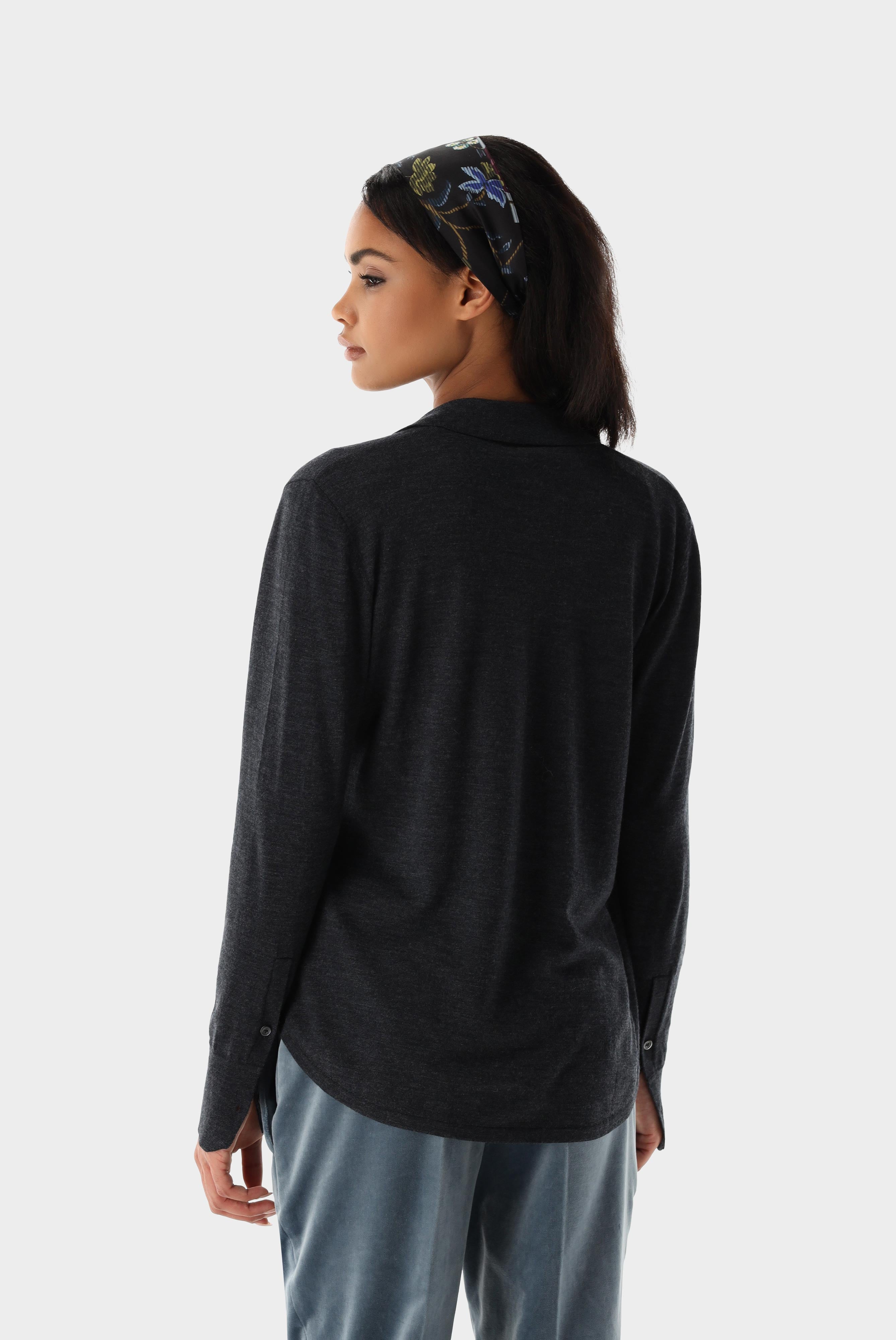 Knitted blouse made from ultra-fine merino wool
