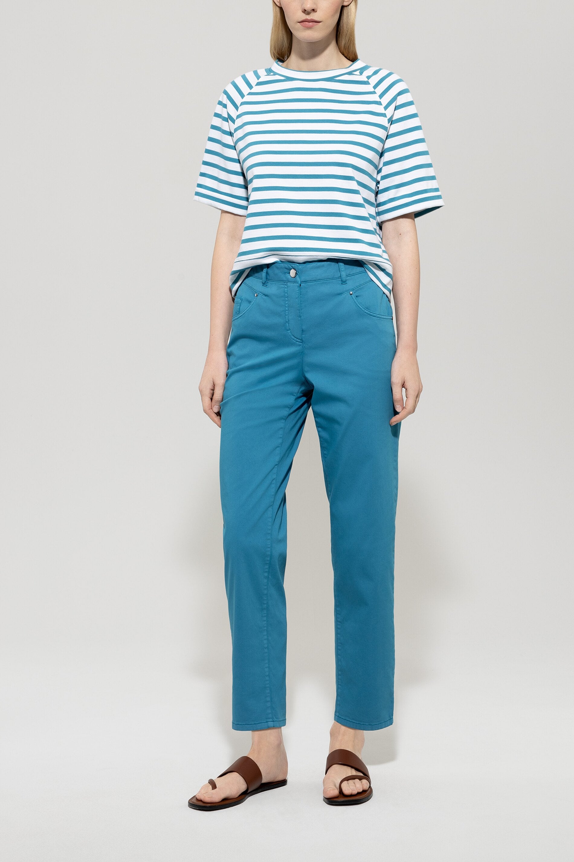 High-Stretch-Tapered-Denim