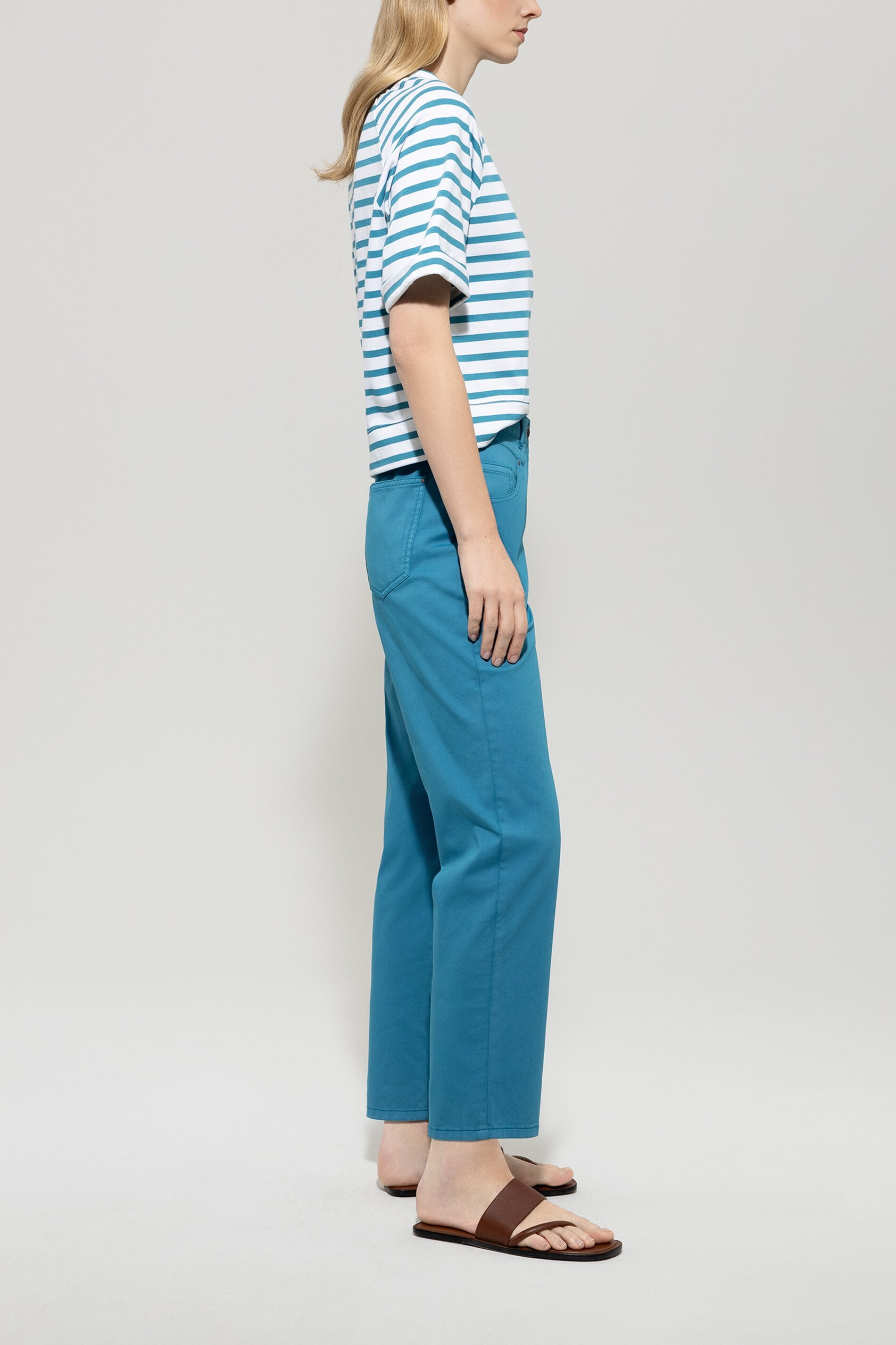 High-Stretch-Tapered-Denim