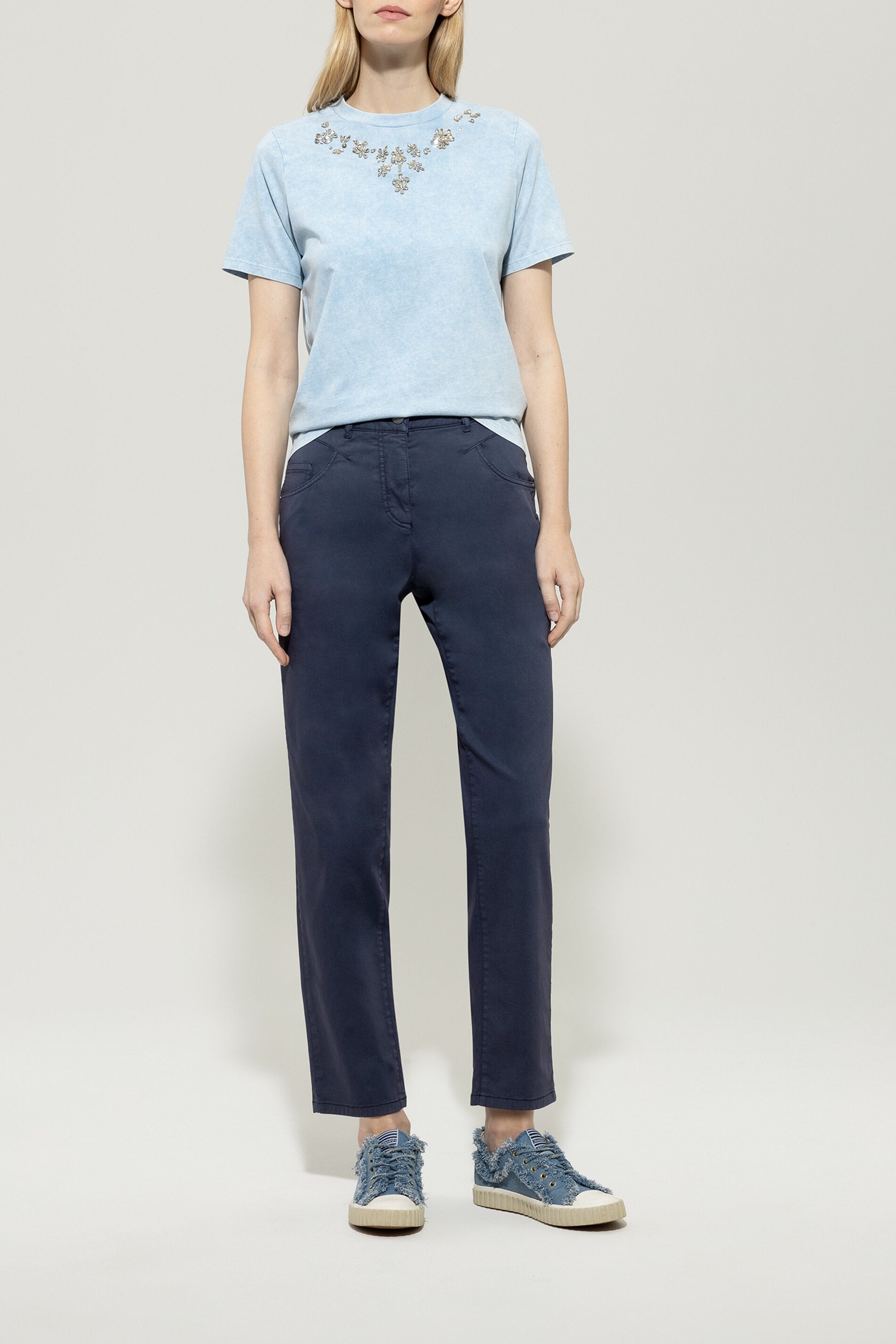 High-Stretch-Tapered-Denim