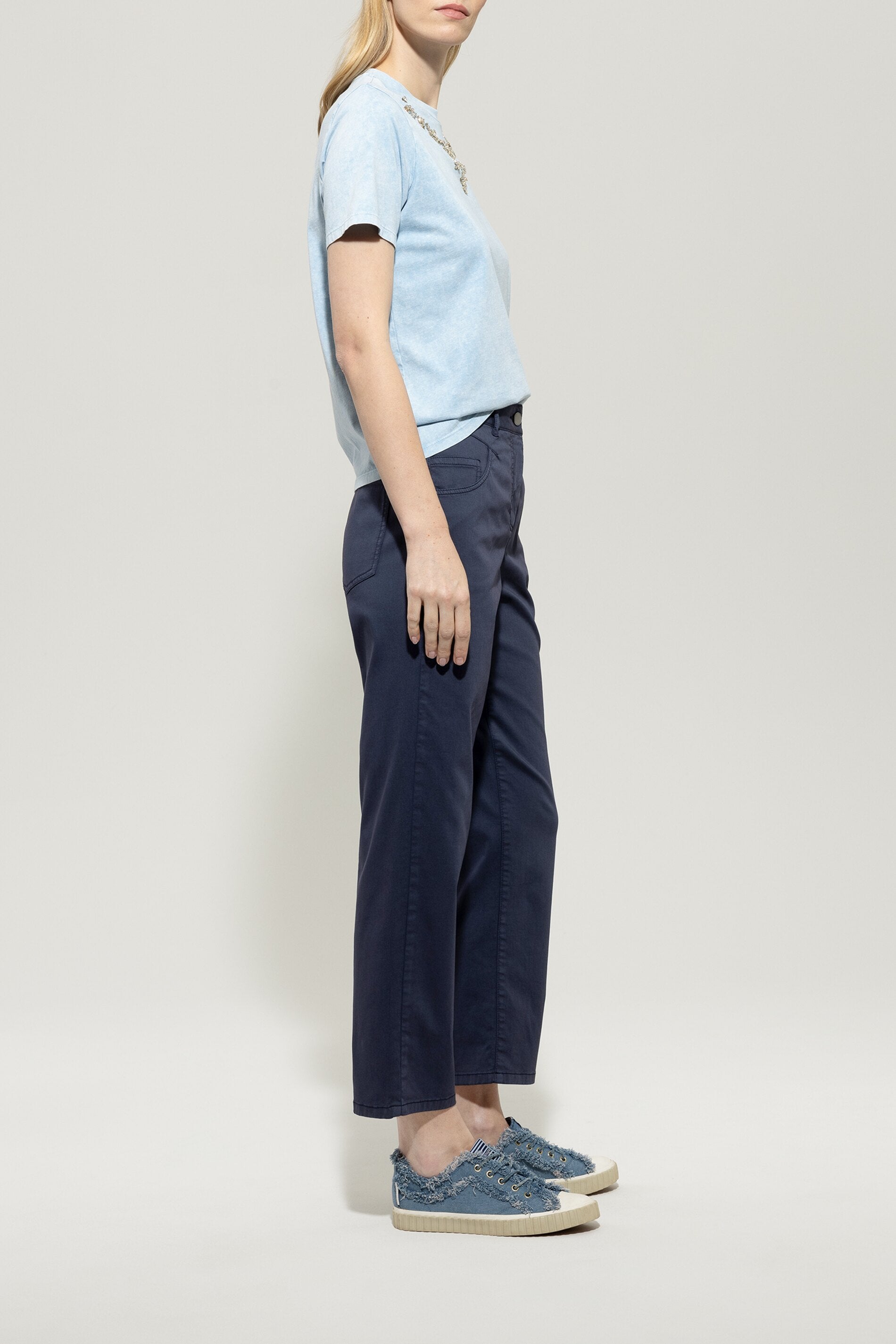 High-Stretch-Tapered-Denim