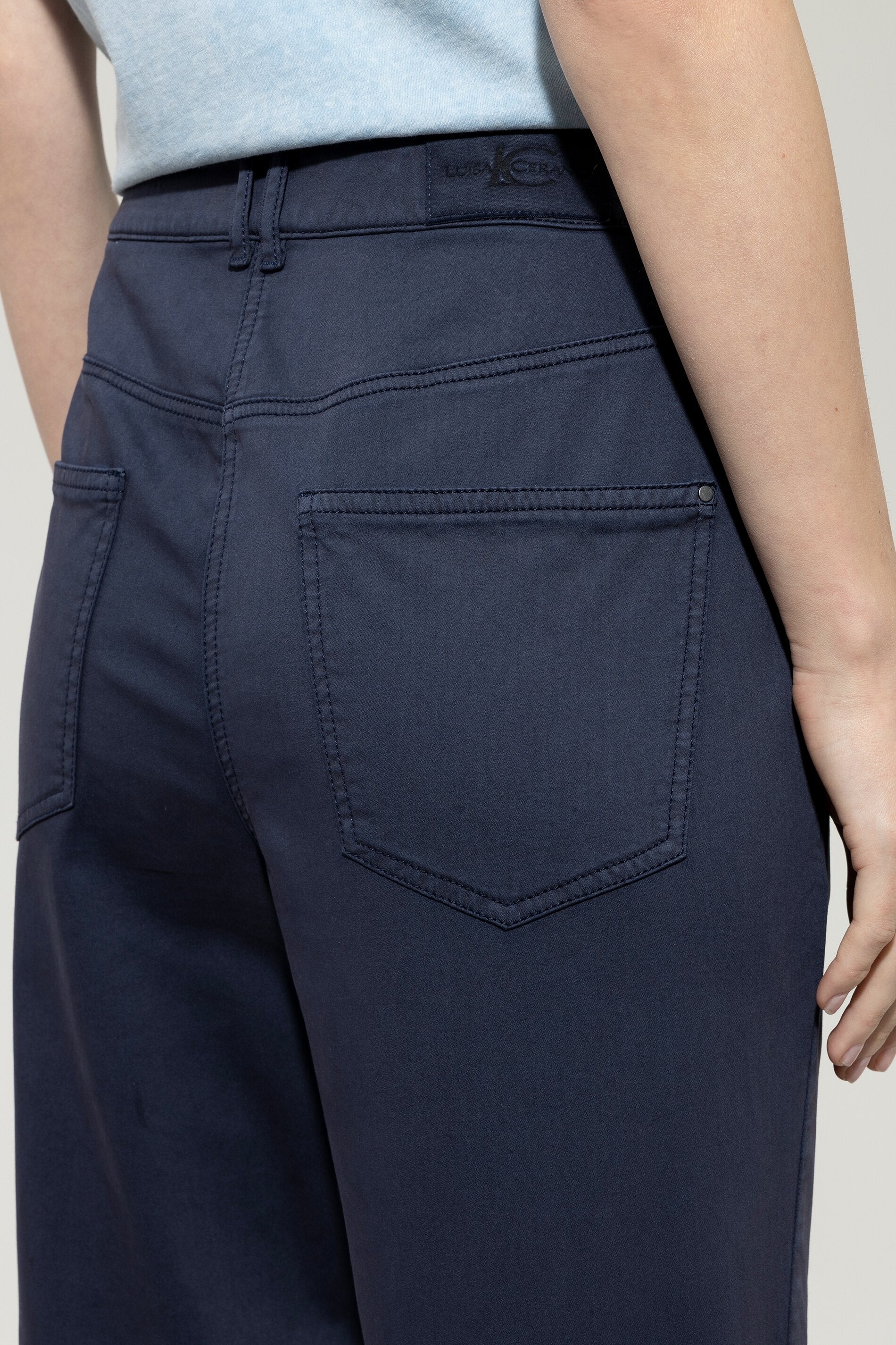High-Stretch-Tapered-Denim