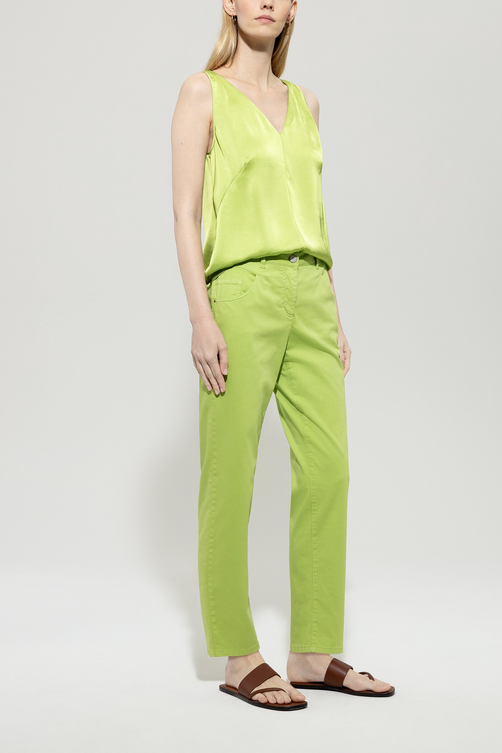 High-Stretch-Tapered-Denim