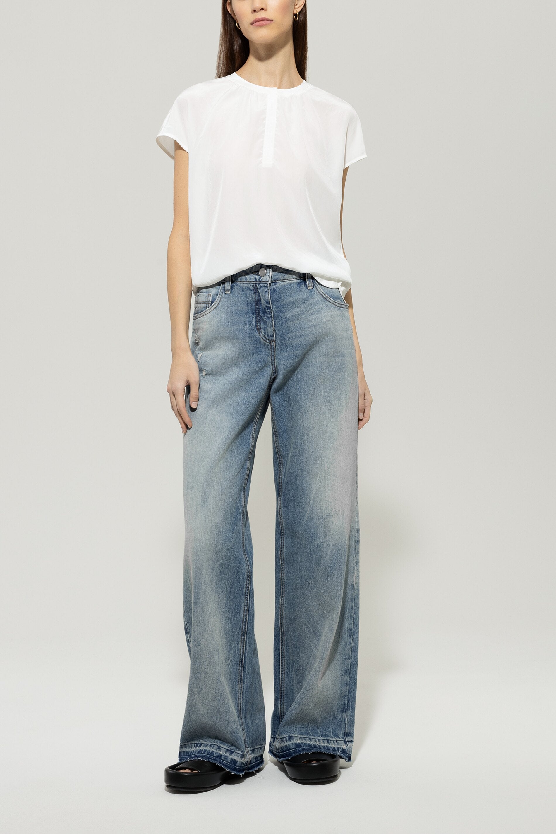 Rigid-Wideleg-Denim