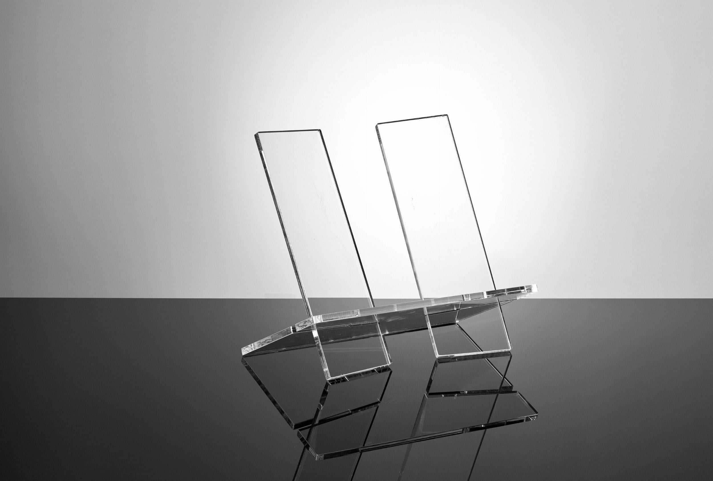 Taschen-Bookstand. Medium. Clear-Art-Black-Deal-Outlet-by-ARCHIVIST