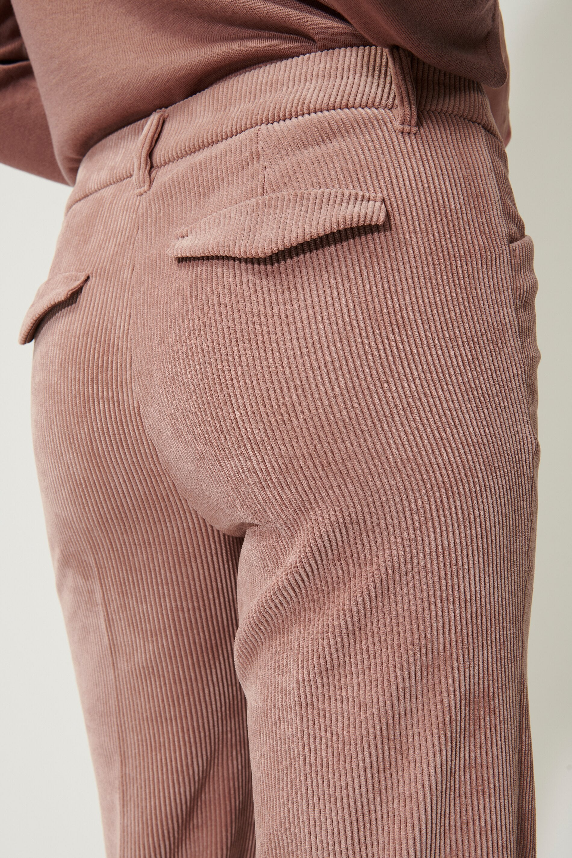 Cord-Bootcut-Pants