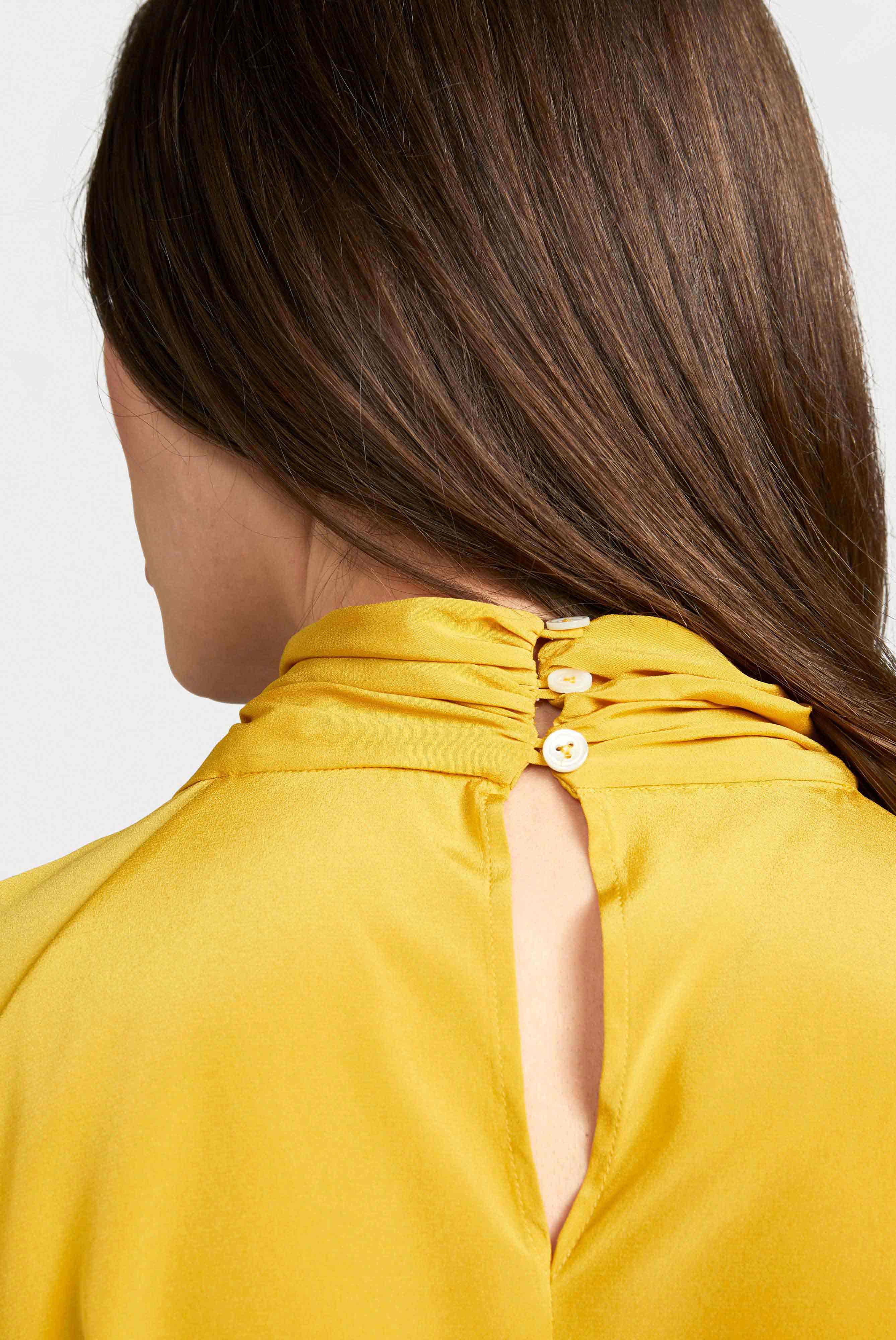 Bluse mit drapiertem Kragen Gelb