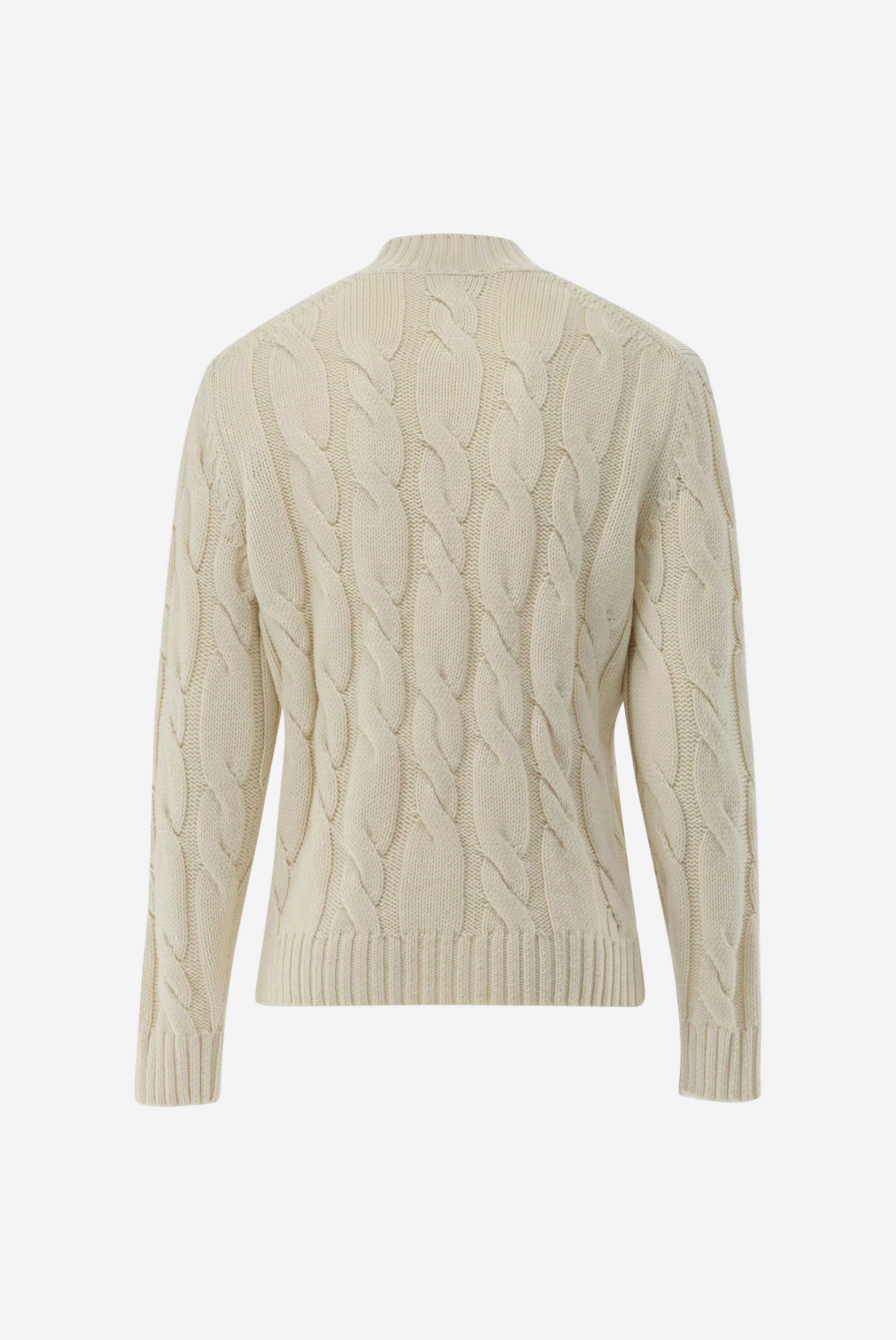 Stehkragenpullover mit Zopfmuster aus Merinowolle