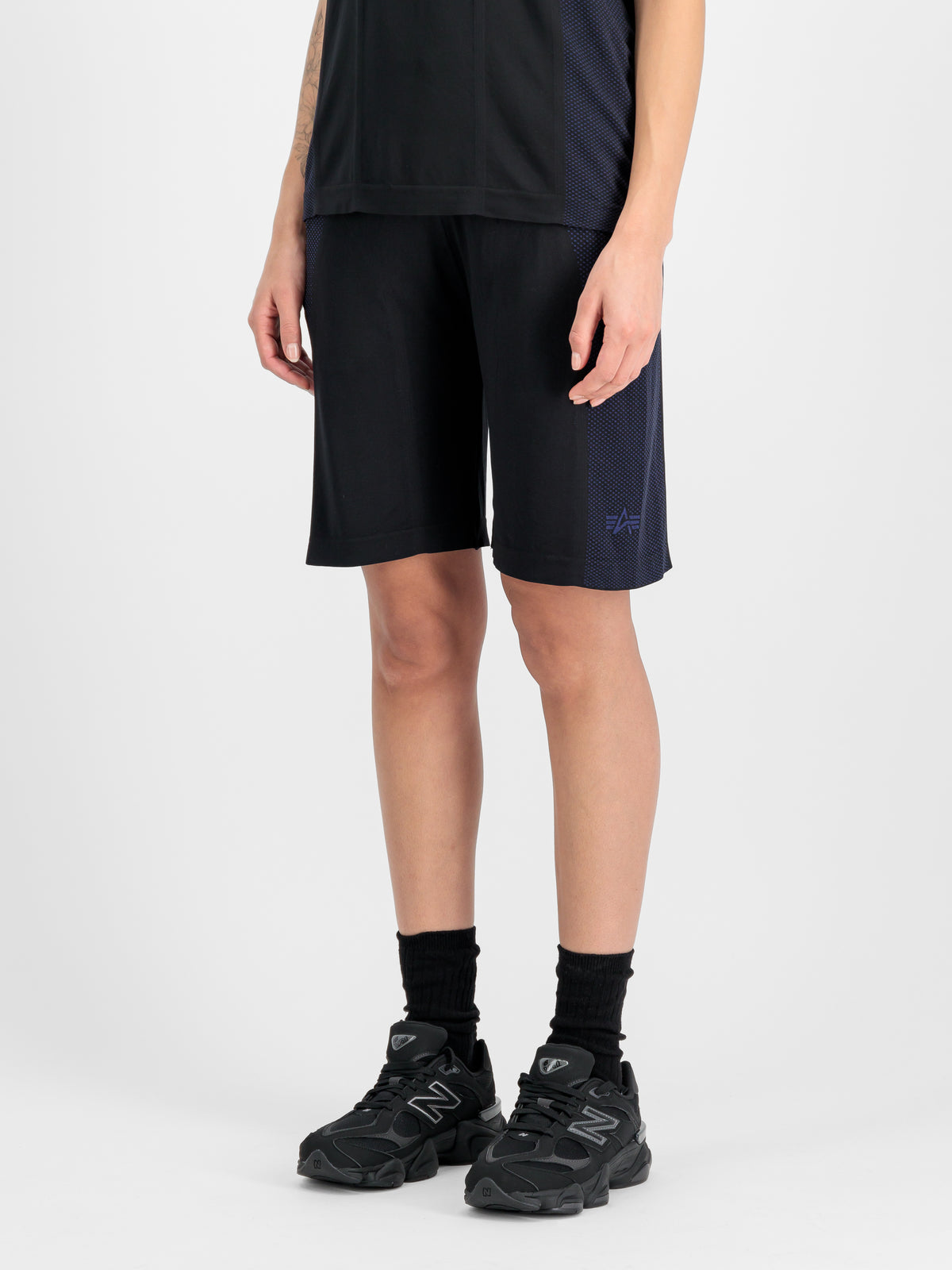Seamless Short