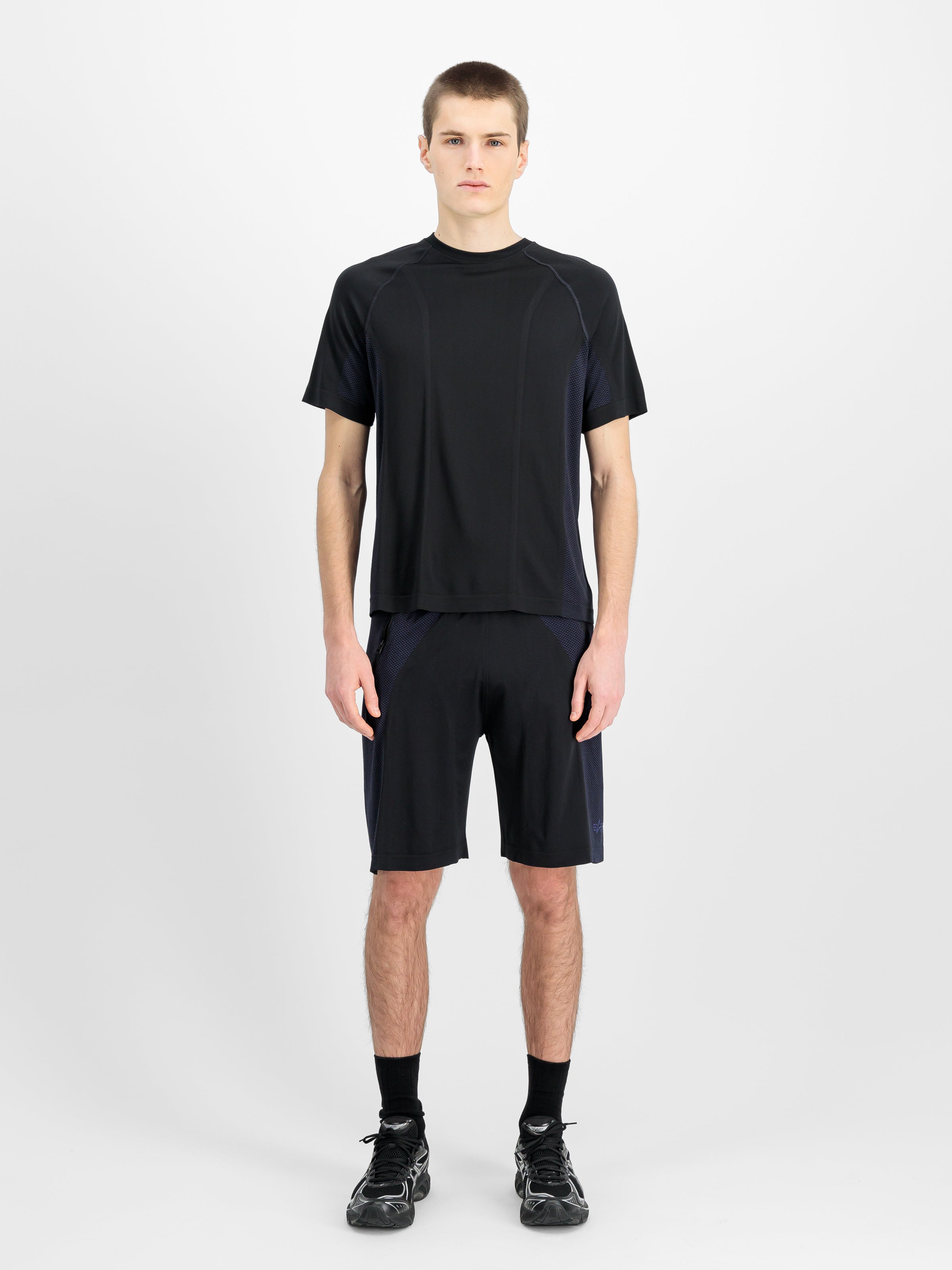 Seamless T-Shirt